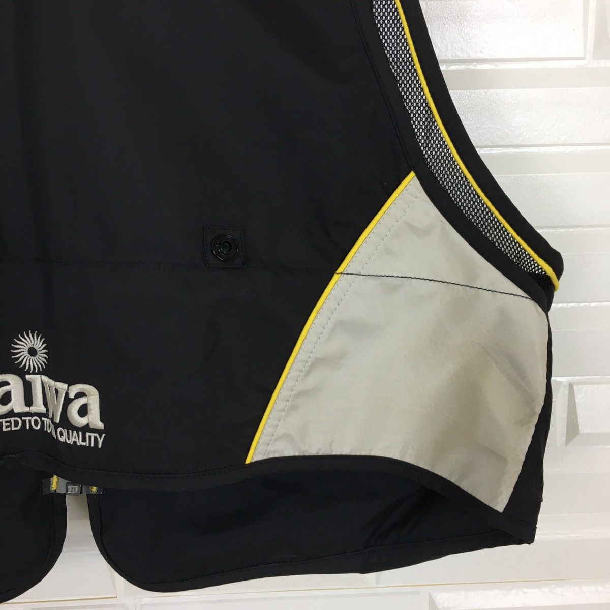 Japanese Brand Daiwa Multi Pocket Fishing Vest Size US M / EU 48-50 / 2 - 7 Thumbnail