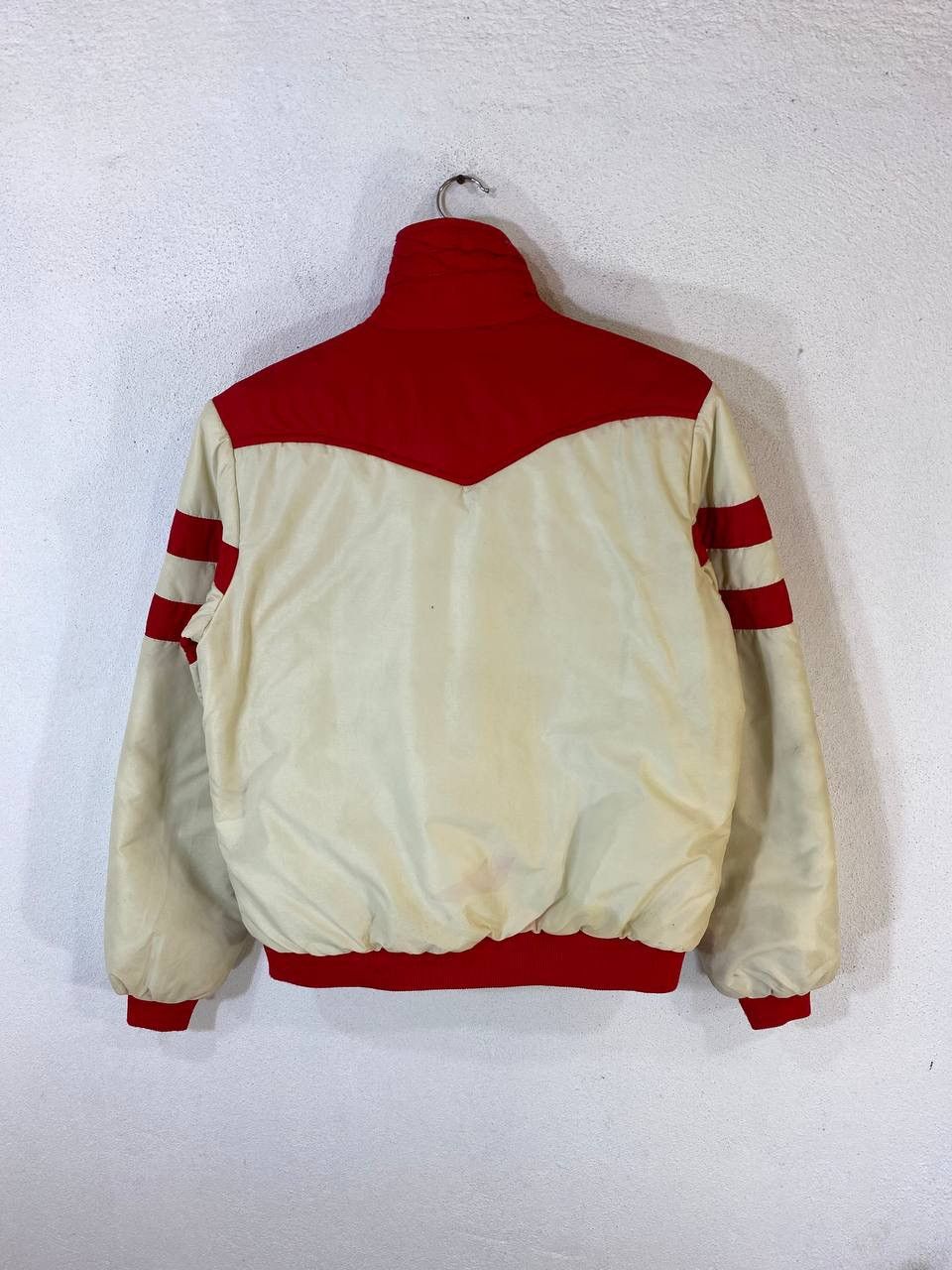 Vintage Vintage Profile Retro Puffer Jacket Nice Design Size US L / EU 52-54 / 3 - 2 Thumbnail