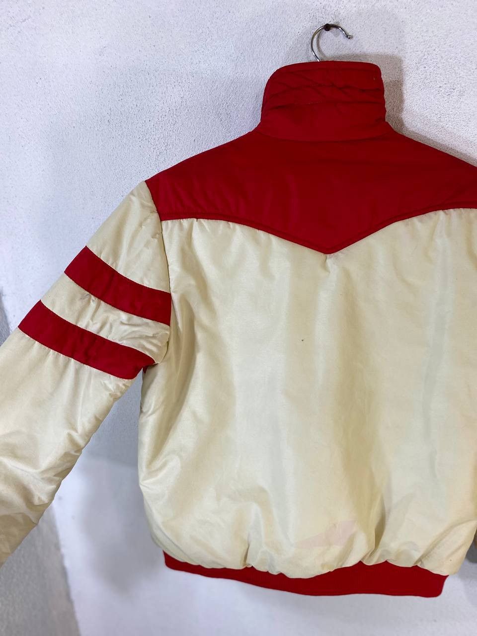 Vintage Vintage Profile Retro Puffer Jacket Nice Design Size US L / EU 52-54 / 3 - 7 Thumbnail