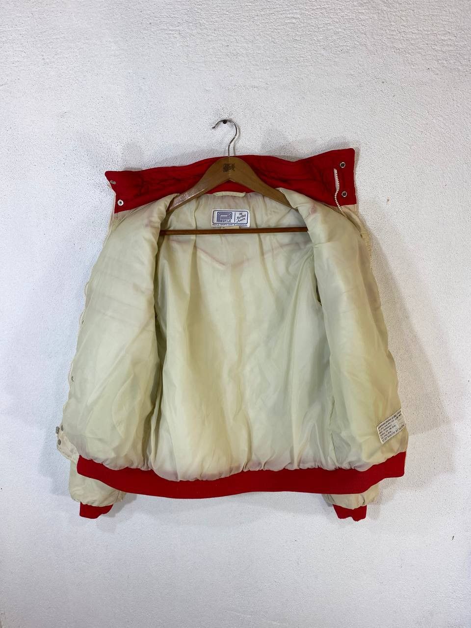 Vintage Vintage Profile Retro Puffer Jacket Nice Design Size US L / EU 52-54 / 3 - 3 Thumbnail