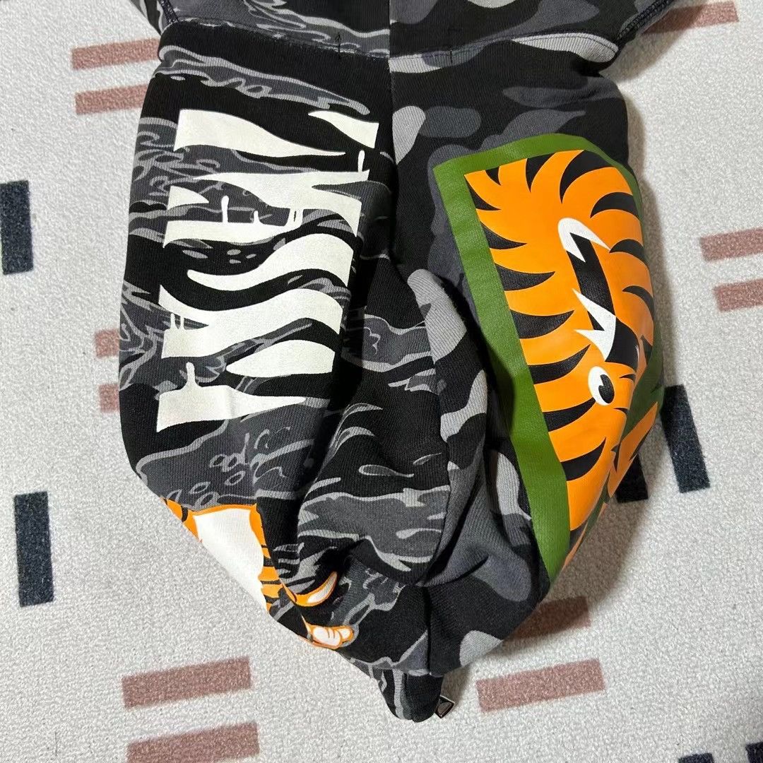 Bape × Undefeated BAPE x UNDFTD TIGER SHARK FULL ZIP HOODIE Size US M / EU 48-50 / 2 - 3 Thumbnail