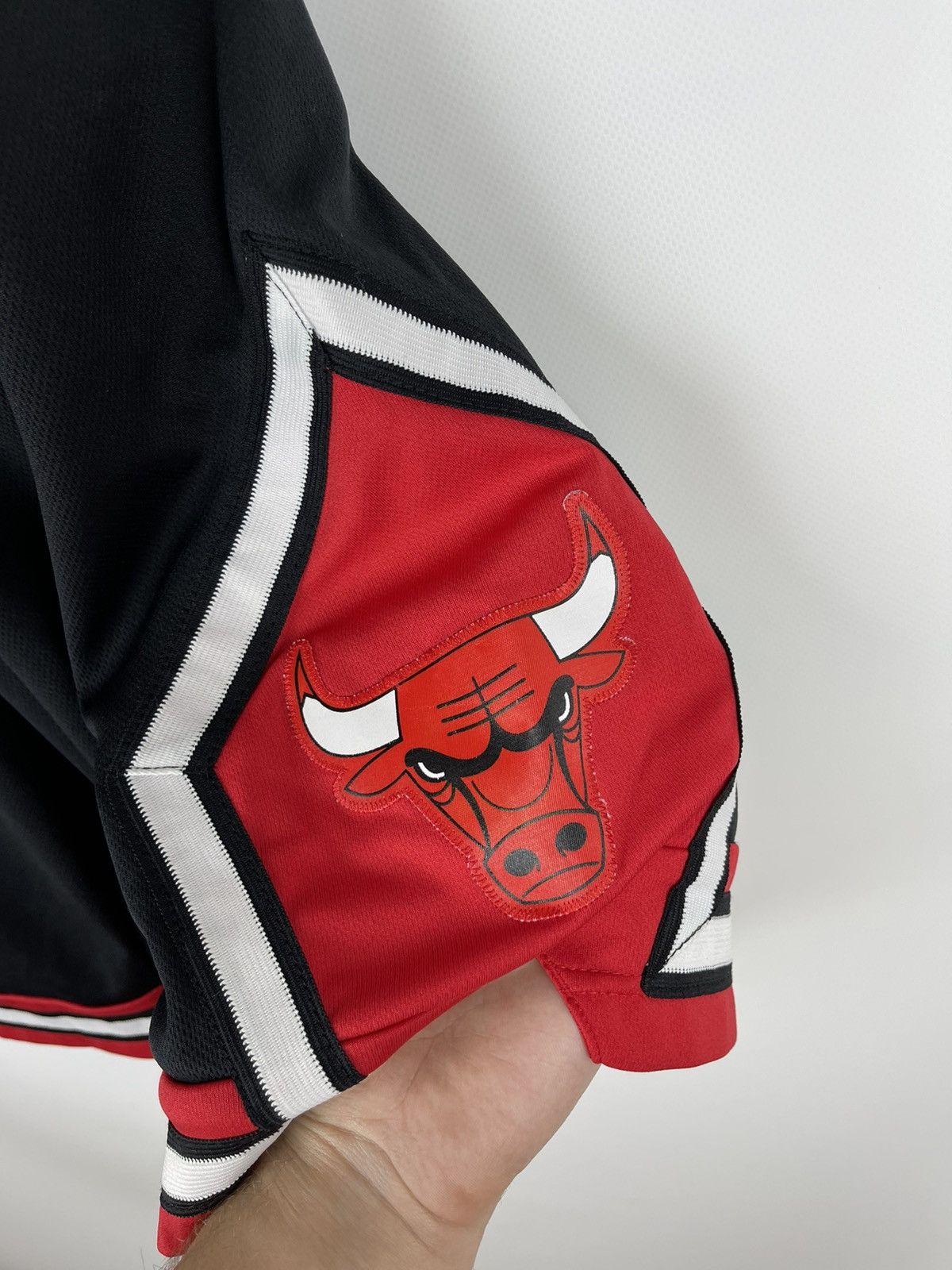 Adidas Adidas Chicago Bulls vintage nba basketball jersey shorts Size US 30 / EU 46 - 6 Thumbnail
