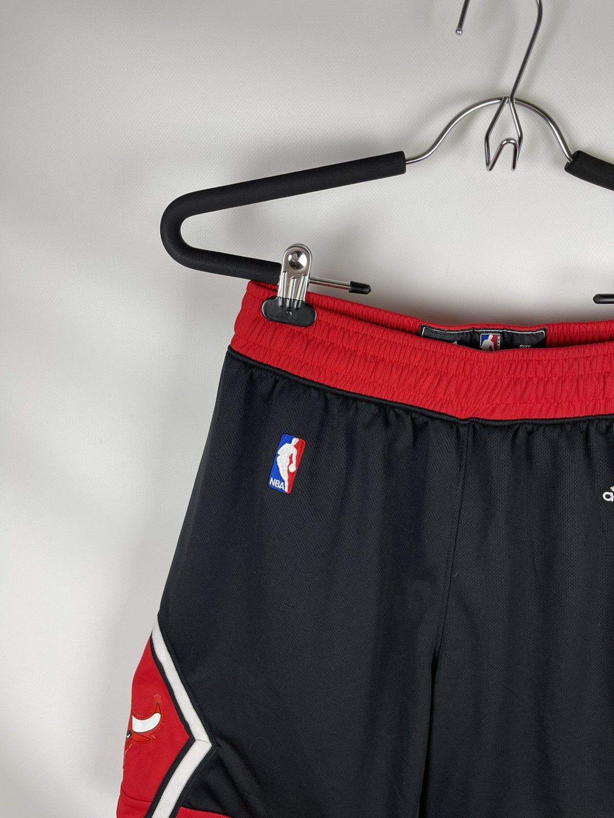 Adidas Adidas Chicago Bulls vintage nba basketball jersey shorts Size US 30 / EU 46 - 2 Thumbnail