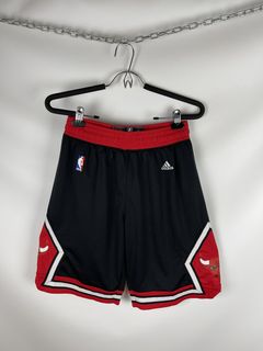 Chicago Bulls Adidas T-Shirt Size XL - Tarks Tees