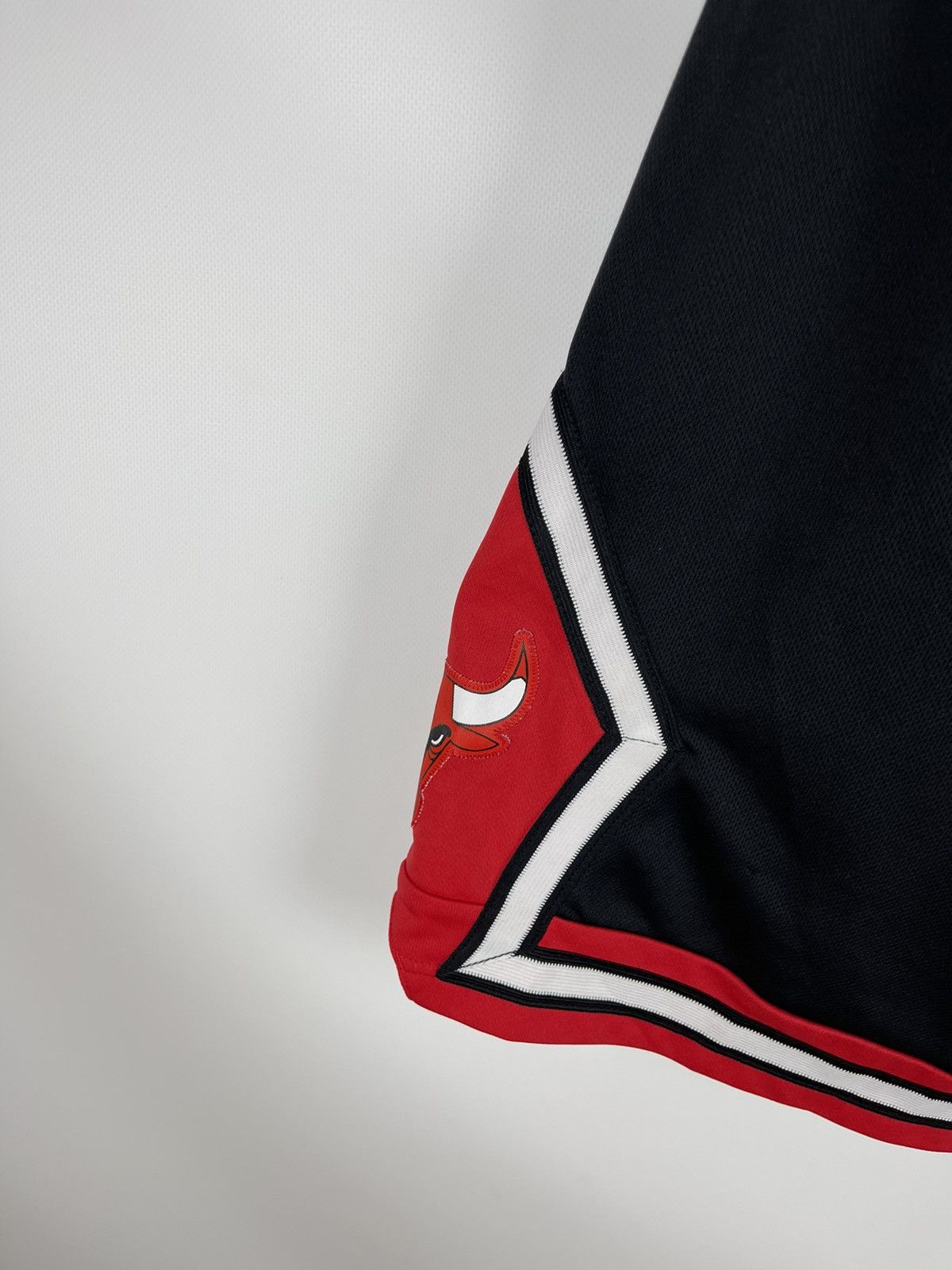 Adidas Adidas Chicago Bulls vintage nba basketball jersey shorts Size US 30 / EU 46 - 4 Thumbnail