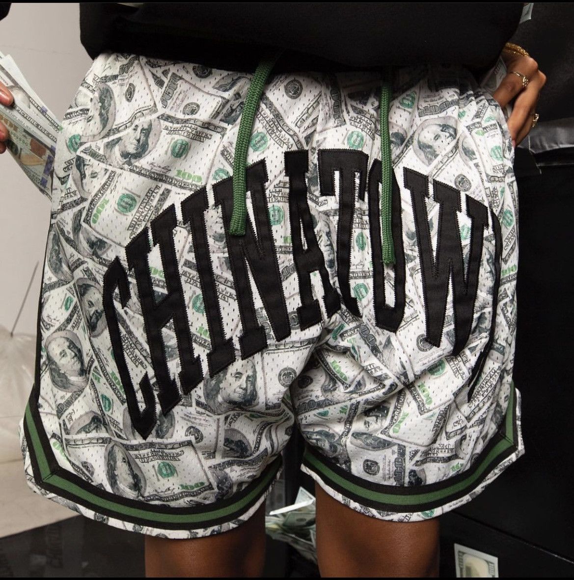 Market CTM Money Arc Shorts (Medium) Size US 32 / EU 48 - 3 Thumbnail