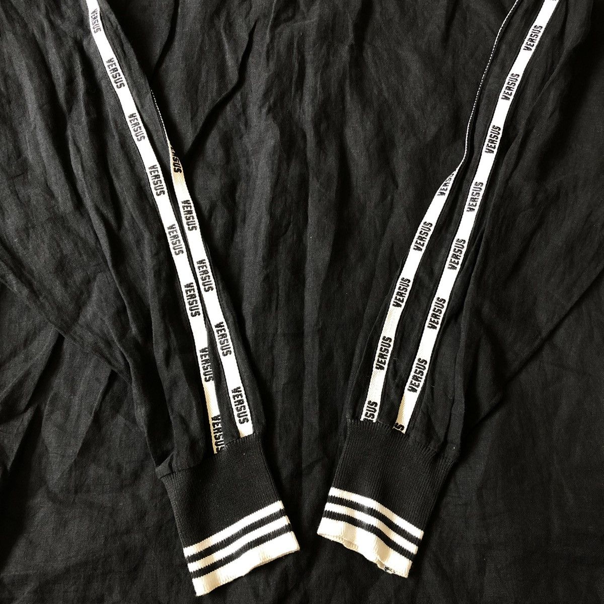 Versace Versace Tapped Versus LS Polos Size US S / EU 44-46 / 1 - 4 Thumbnail