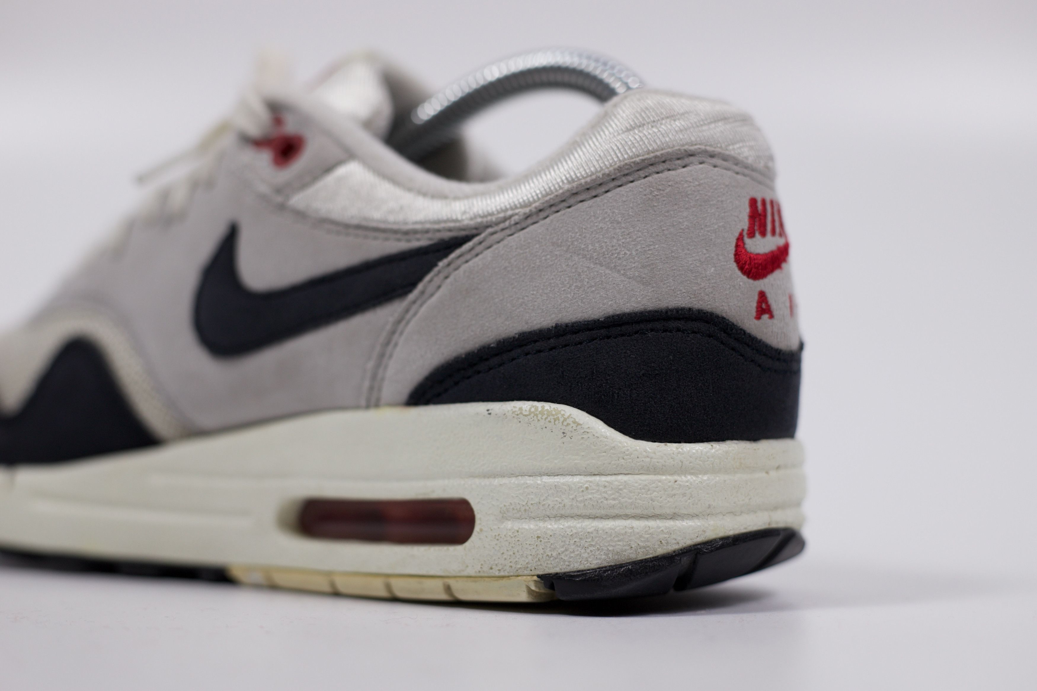 Nike 2013 Nike Air Max 1 Sail Dark Obsidian Size US 6.5 / EU 39-40 - 8 Thumbnail