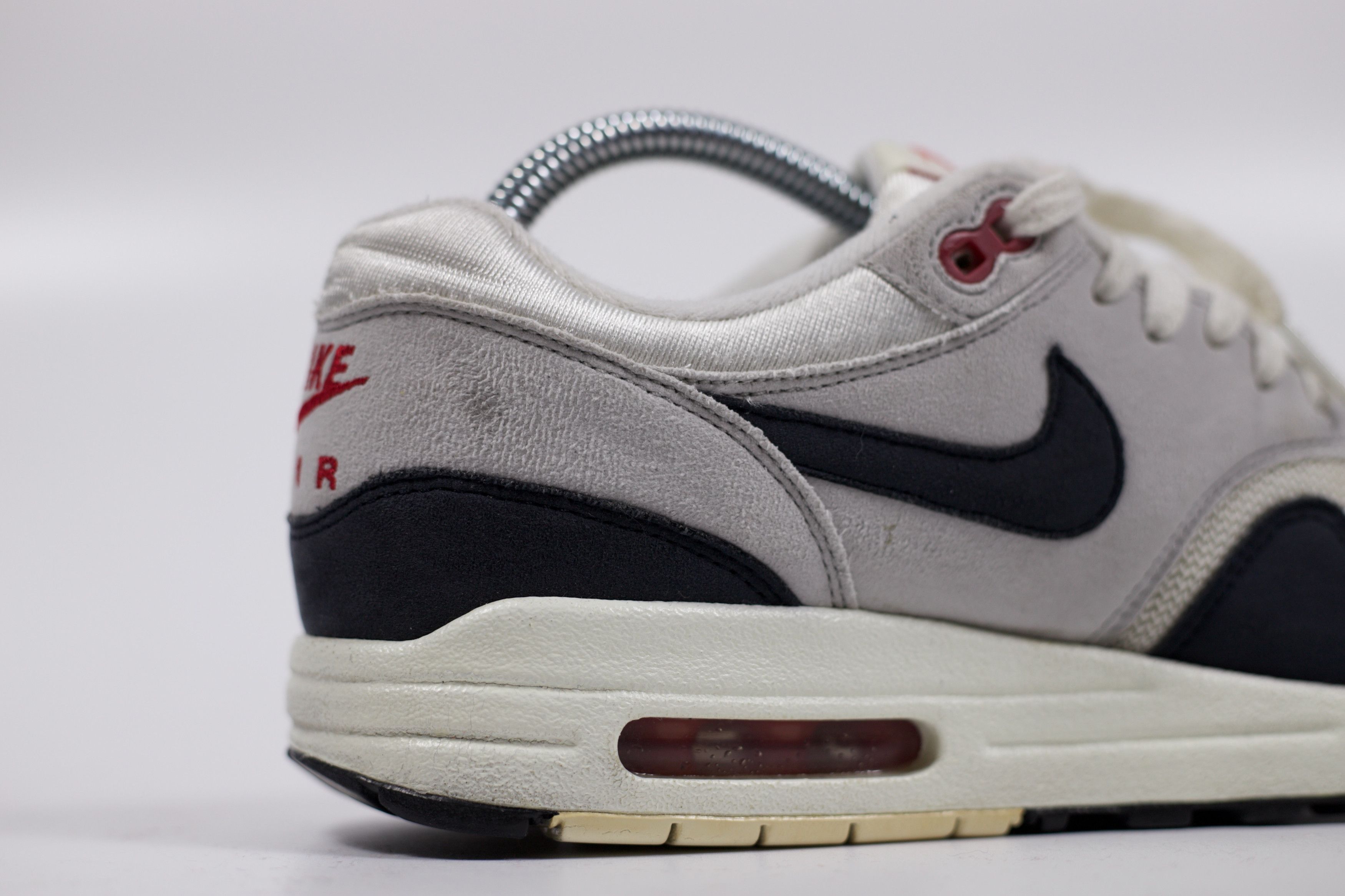 Nike 2013 Nike Air Max 1 Sail Dark Obsidian Size US 6.5 / EU 39-40 - 7 Thumbnail