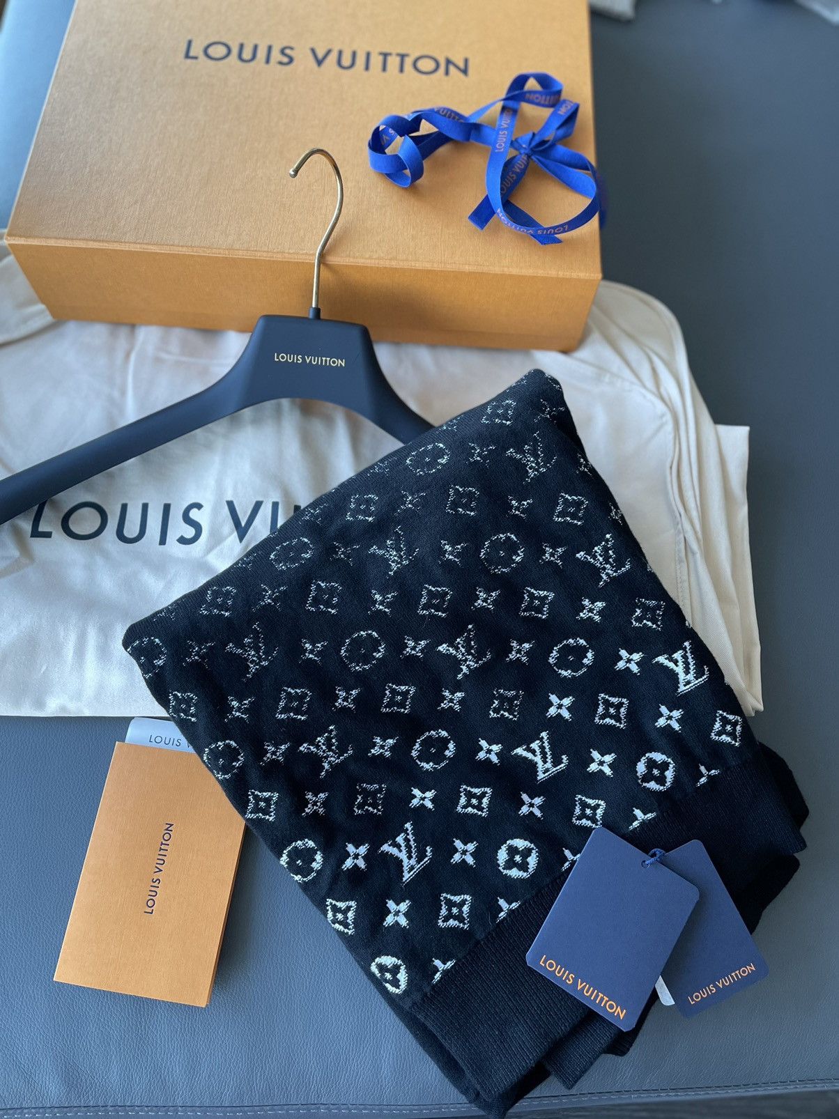 Louis Vuitton Brand New Limited Edition Runway Monogram LV Logo Sweater Size US L / EU 52-54 / 3 - 17 Thumbnail