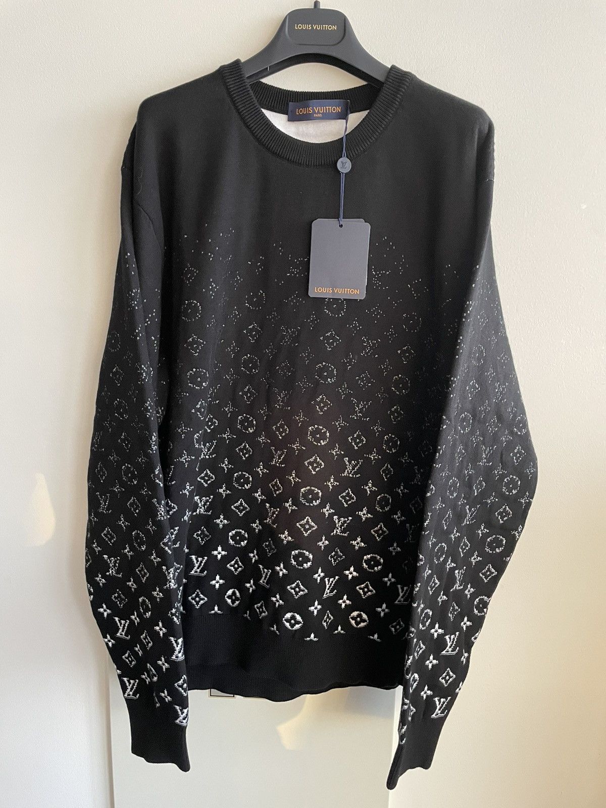 Louis Vuitton Brand New Limited Edition Runway Monogram LV Logo Sweater Size US L / EU 52-54 / 3 - 16 Thumbnail
