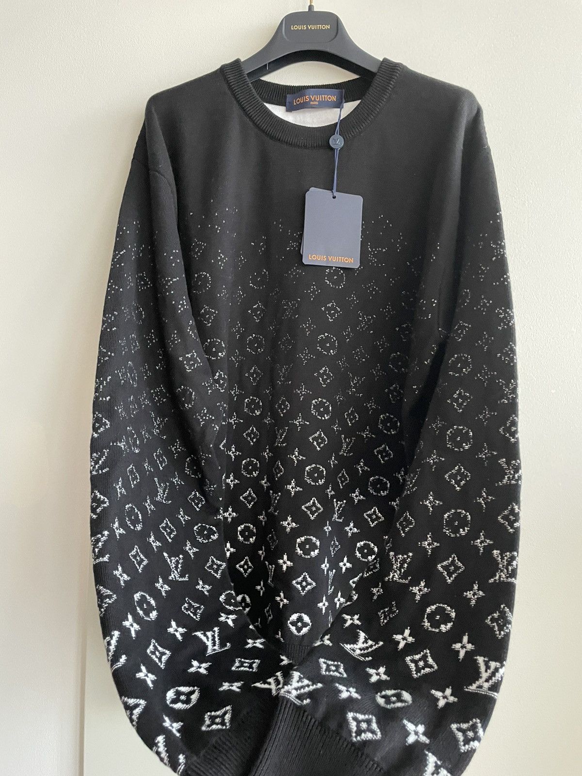 Louis Vuitton Brand New Limited Edition Runway Monogram LV Logo Sweater Size US L / EU 52-54 / 3 - 2 Thumbnail