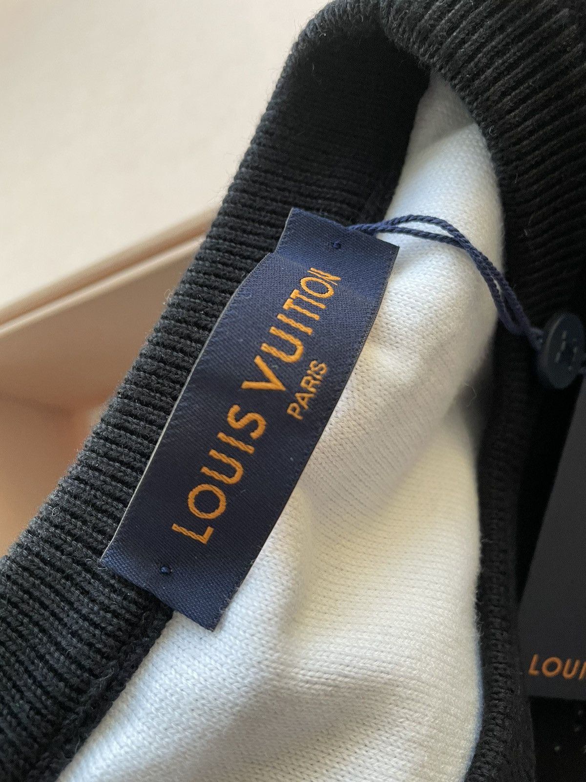 Louis Vuitton Brand New Limited Edition Runway Monogram LV Logo Sweater Size US L / EU 52-54 / 3 - 5 Thumbnail