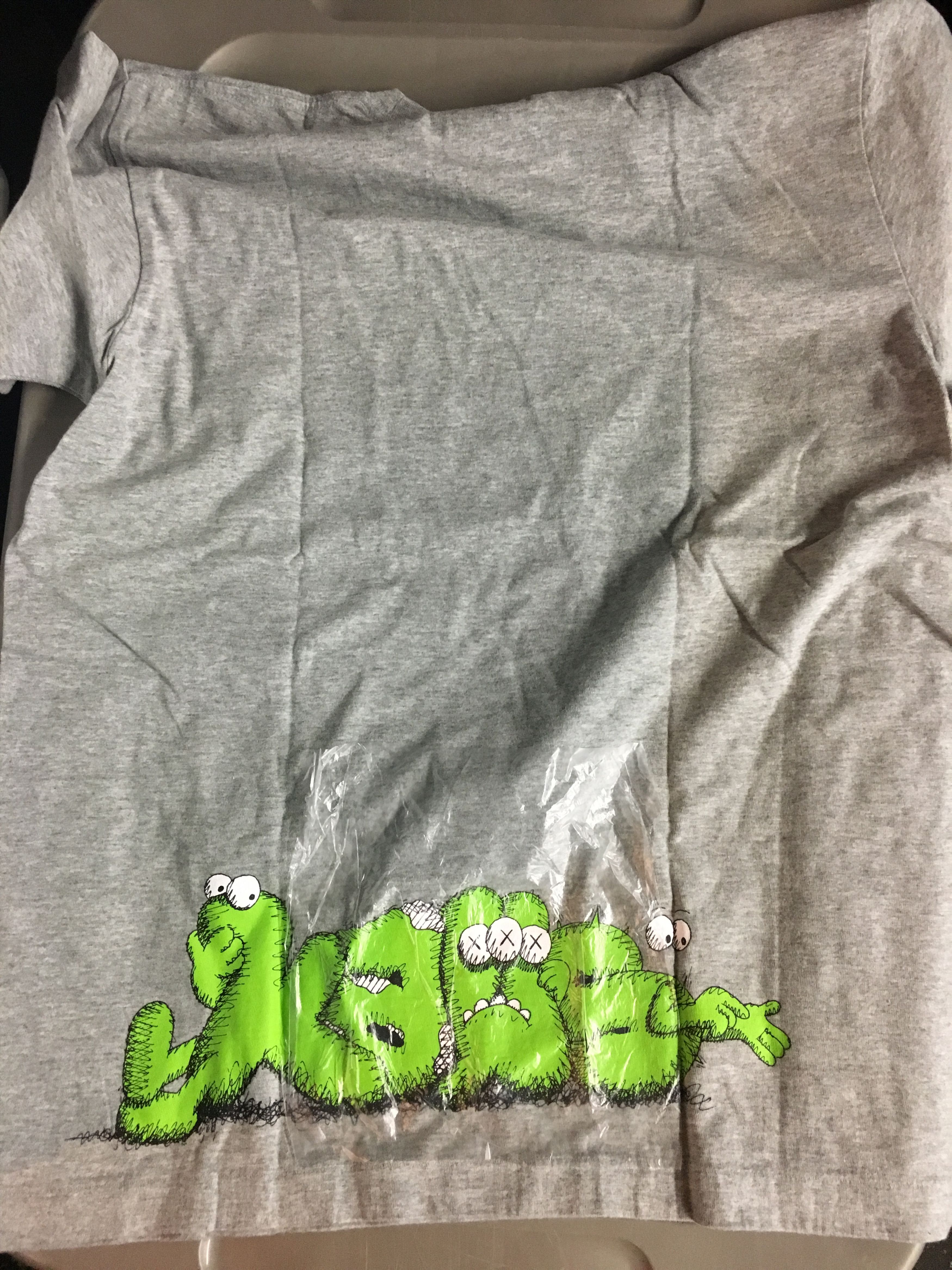 Kaws × Uniqlo Uniqlo X Kaws XX Tee Grey 2016 Size X-Large Size US XL / EU 56 / 4 - 1 Thumbnail