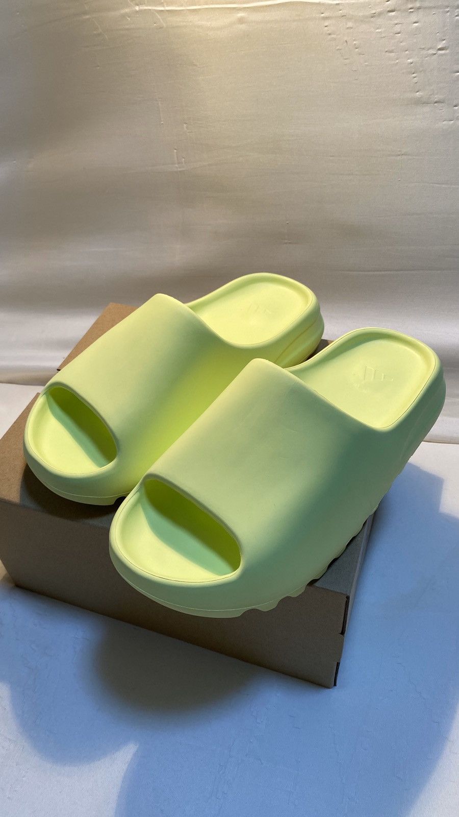 Adidas × Kanye West Yeezy slide 8us Size US 8 / EU 41 - 2 Thumbnail