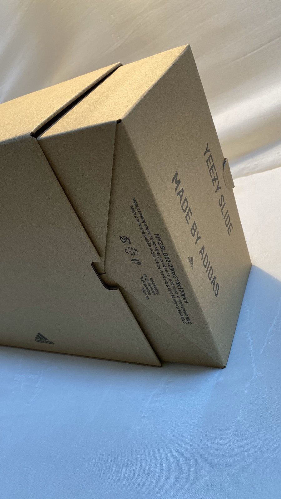 Adidas × Kanye West Yeezy slide 8us Size US 8 / EU 41 - 18 Thumbnail