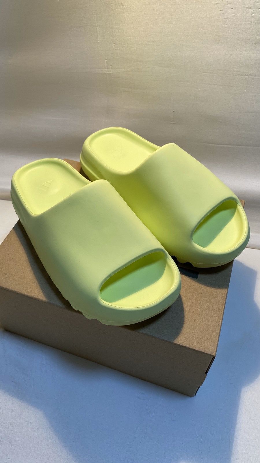 Adidas × Kanye West Yeezy slide 8us Size US 8 / EU 41 - 1 Thumbnail