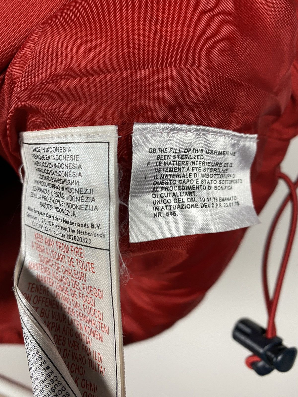Nike × Vintage Nike vintage red puffer vest small swoosh duck down 2000s Size US XL / EU 56 / 4 - 6 Thumbnail