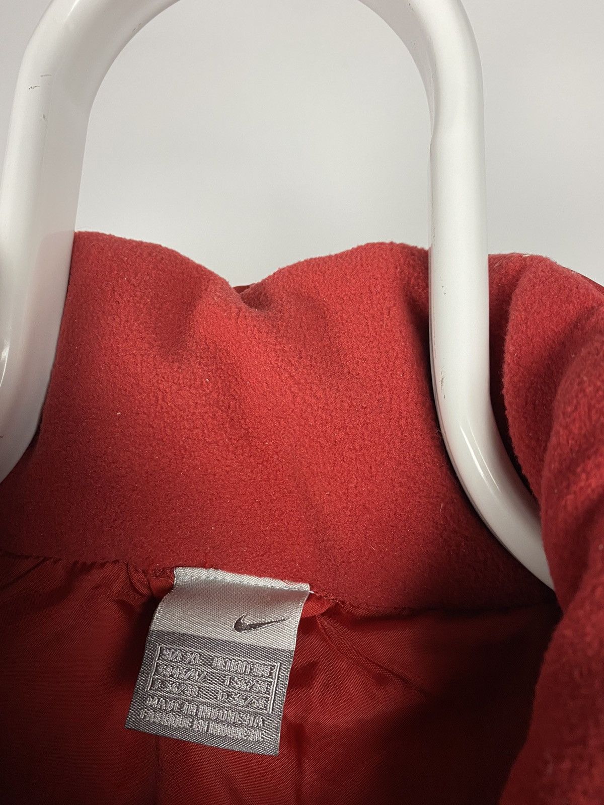 Nike × Vintage Nike vintage red puffer vest small swoosh duck down 2000s Size US XL / EU 56 / 4 - 4 Thumbnail