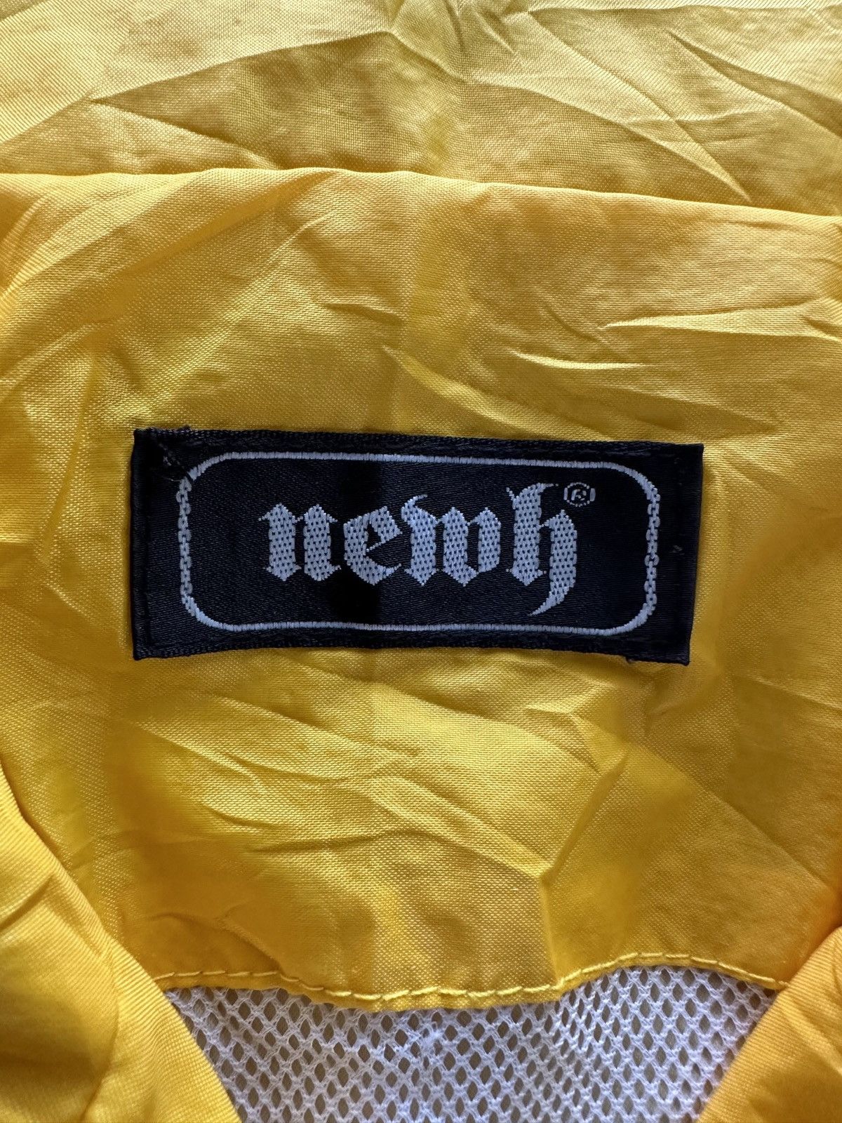 2000s NEWH [ New Event Minds Human ] windbreaker Archive