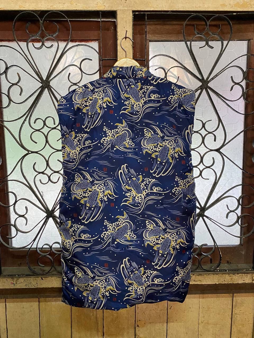 Japanese Brand VINTAGE SLEVELESS KOI FISH FULLPRINT Size US S / EU 44-46 / 1 - 9 Thumbnail