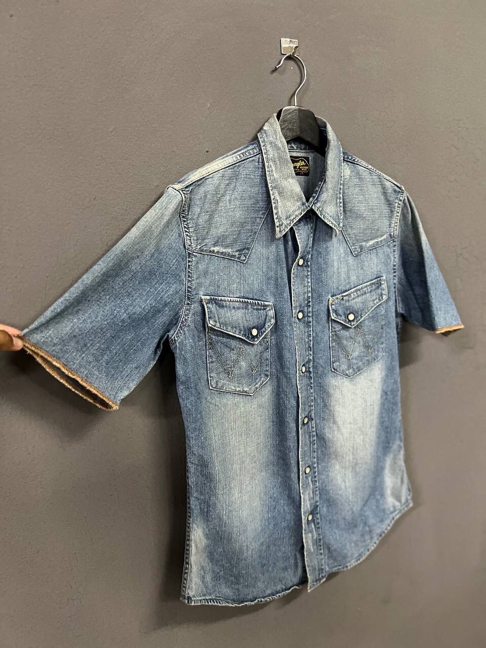 Wrangler VINTAGE WRANGLERS PEARL SNABBUTTONK Size US L / EU 52-54 / 3 - 4 Thumbnail