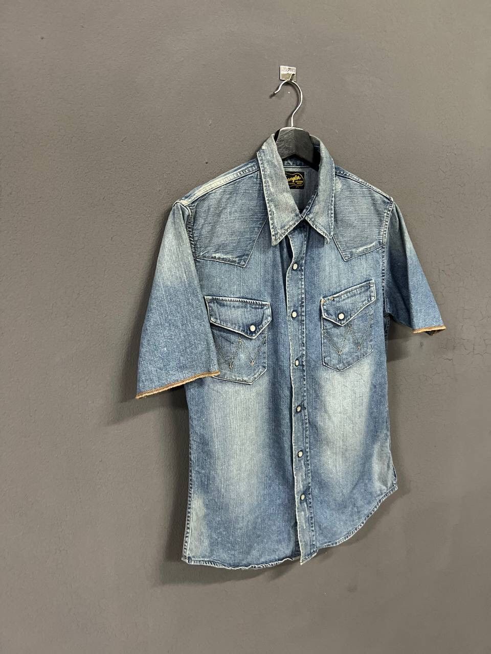 Wrangler VINTAGE WRANGLERS PEARL SNABBUTTONK Size US L / EU 52-54 / 3 - 2 Thumbnail