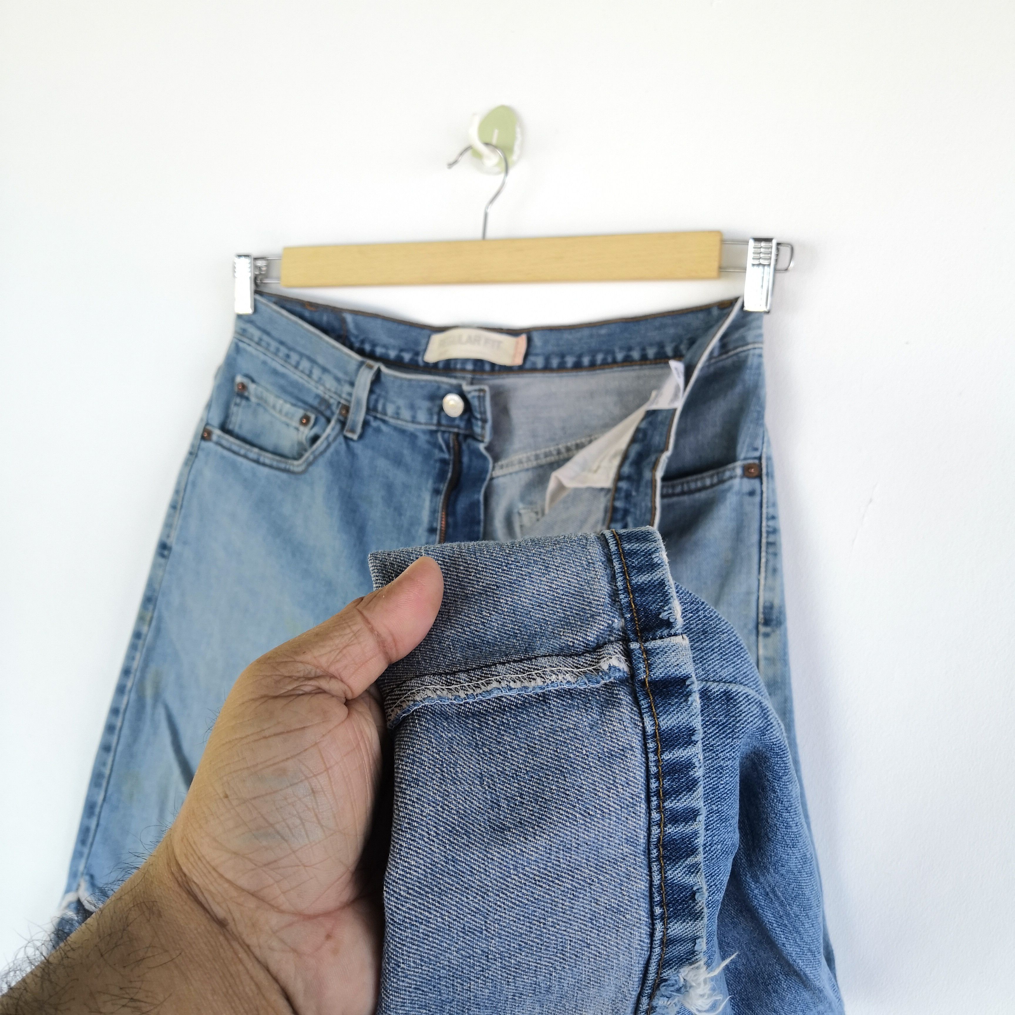 Levi's Vintage Levi's Distressed Jeans Levis 505 Light Wash Denim Size US 34 / EU 50 - 12 Thumbnail