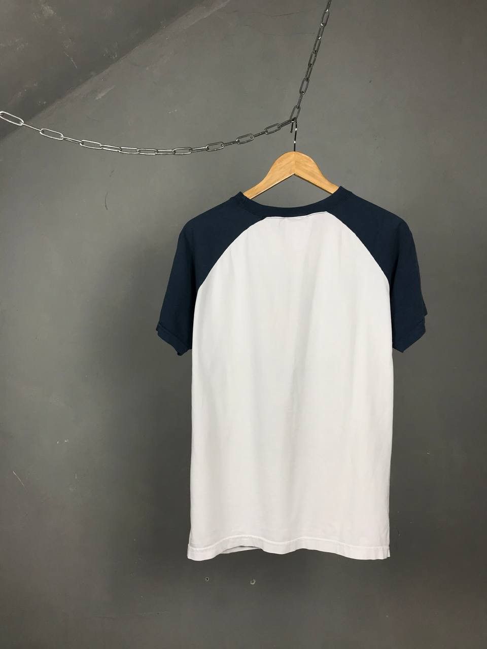 Carhartt × Vintage Carhartt vintage streetwear center logo tee Size US L / EU 52-54 / 3 - 4 Thumbnail