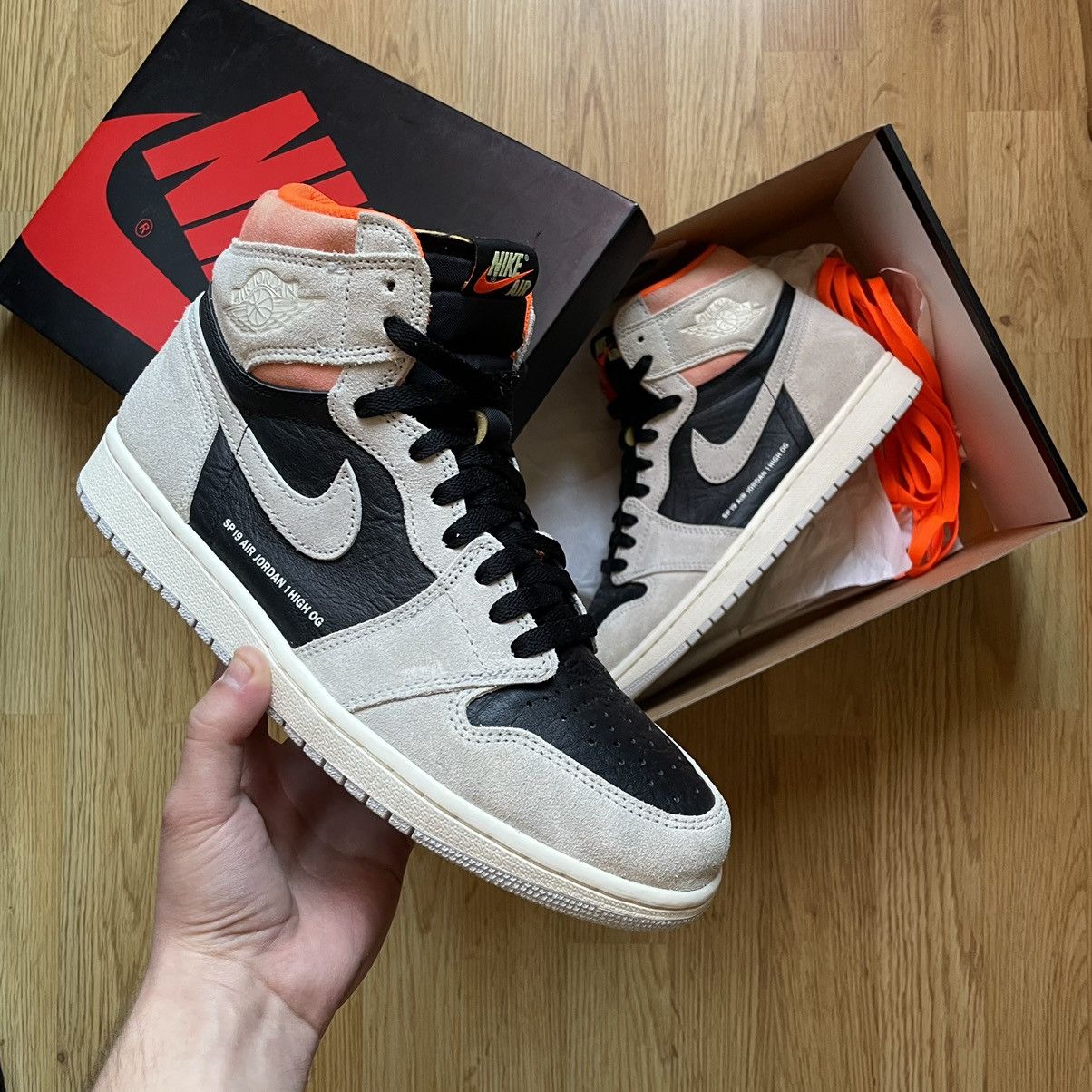 Jordan Brand 2019 Air Jordan 1 Retro High OG Neutral Grey SP Size US 10 / EU 43 - 1 Thumbnail