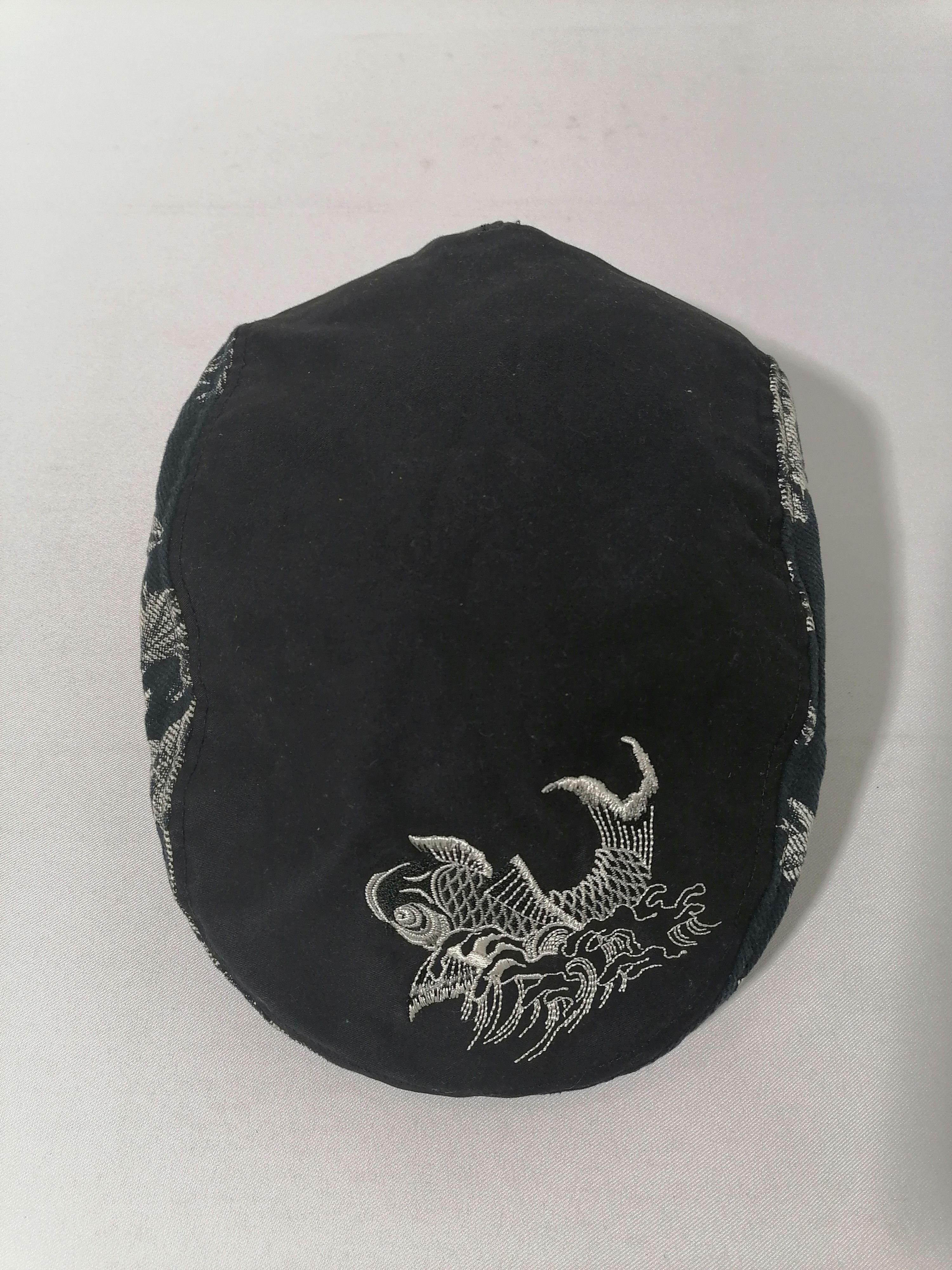Designer × Japanese Brand Karakuri Tamashi Embroidered Fish Hat Size ONE SIZE - 2 Thumbnail