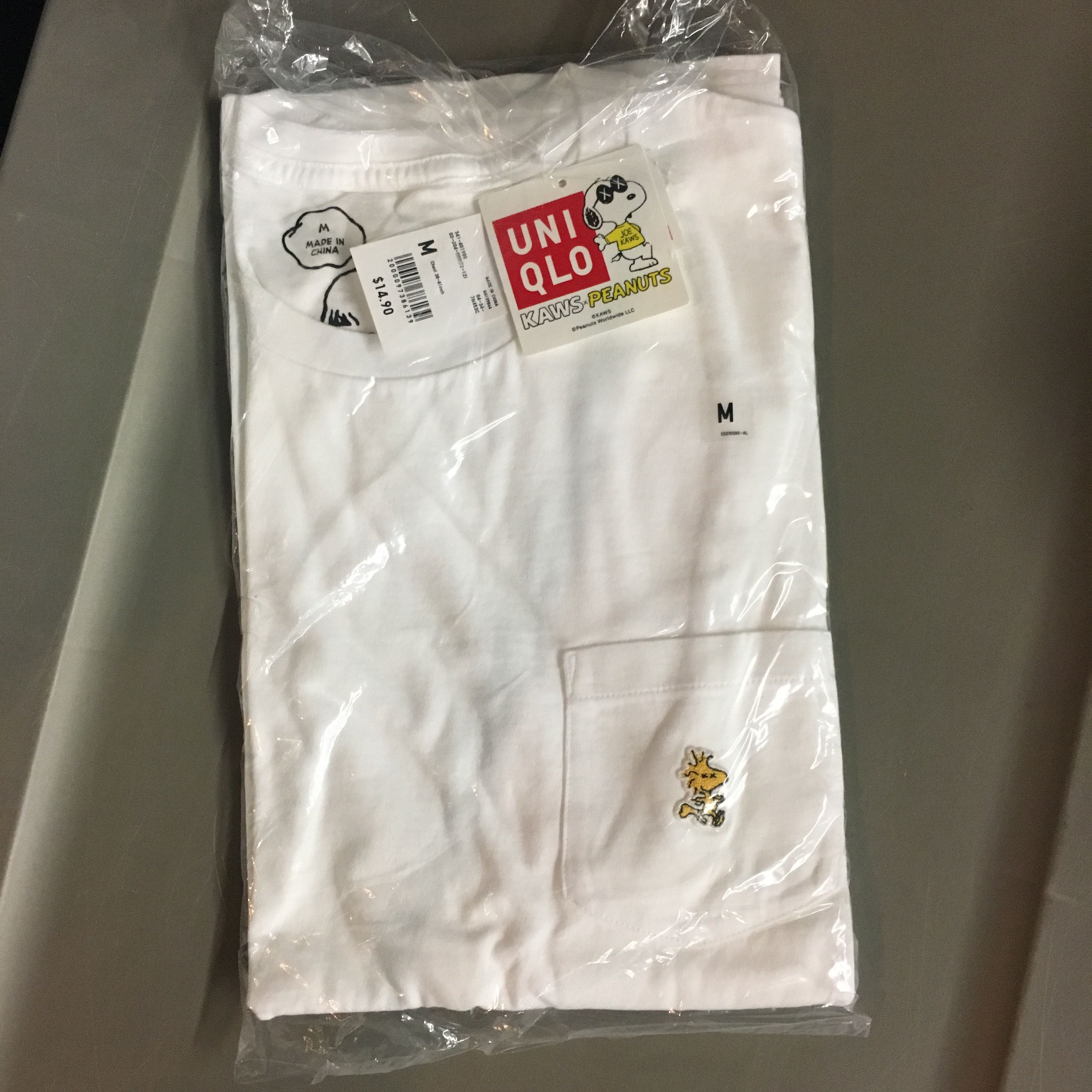 Kaws × Peanuts × Uniqlo Uniqlo X Kaws X Woodstock Pocket Tee Medium White Size US M / EU 48-50 / 2 - 1 Thumbnail