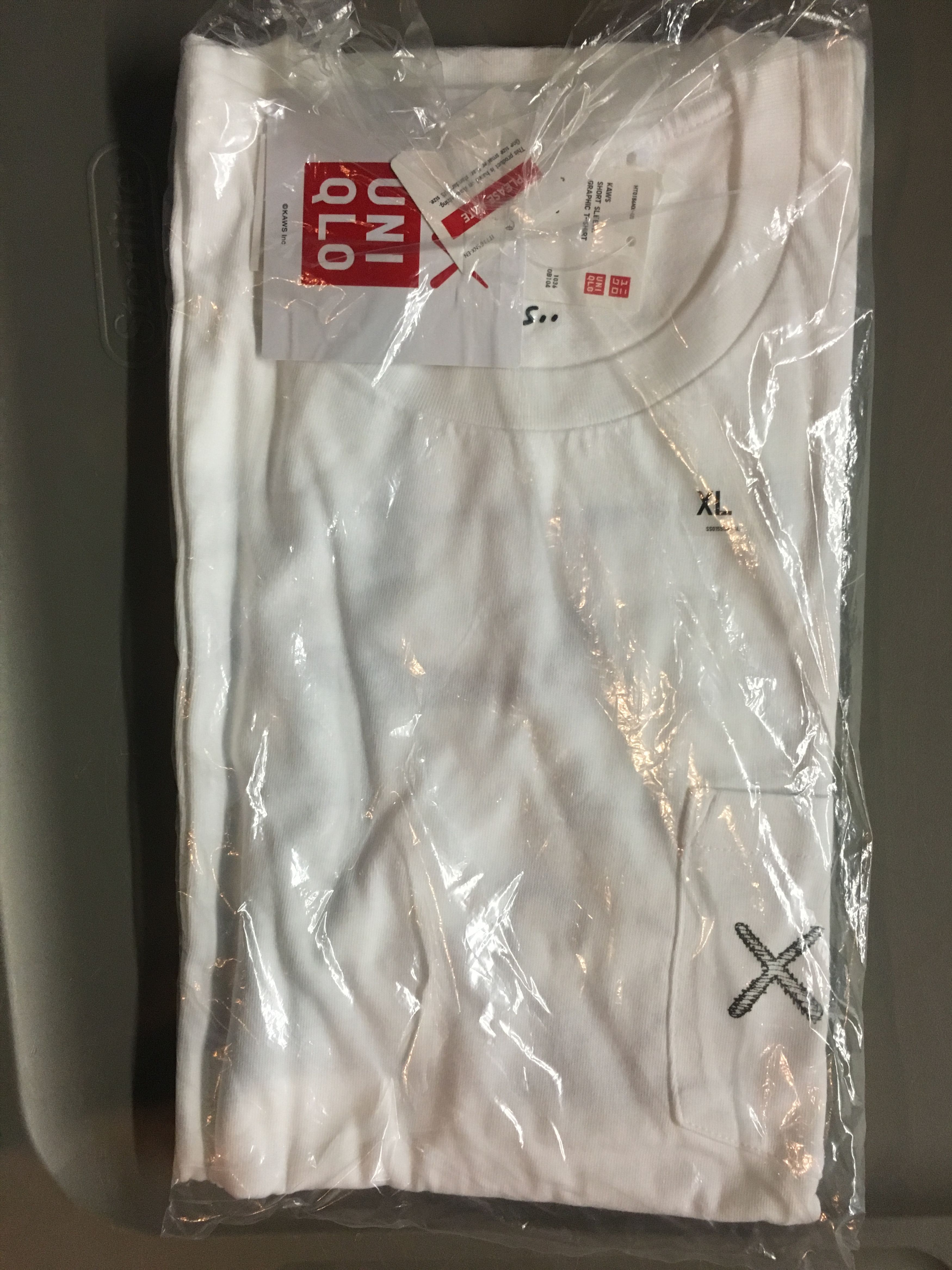 Kaws × Uniqlo Uniqlo X Kaws Pocket XX Tee Size X-Large Size US XL / EU 56 / 4 - 1 Preview