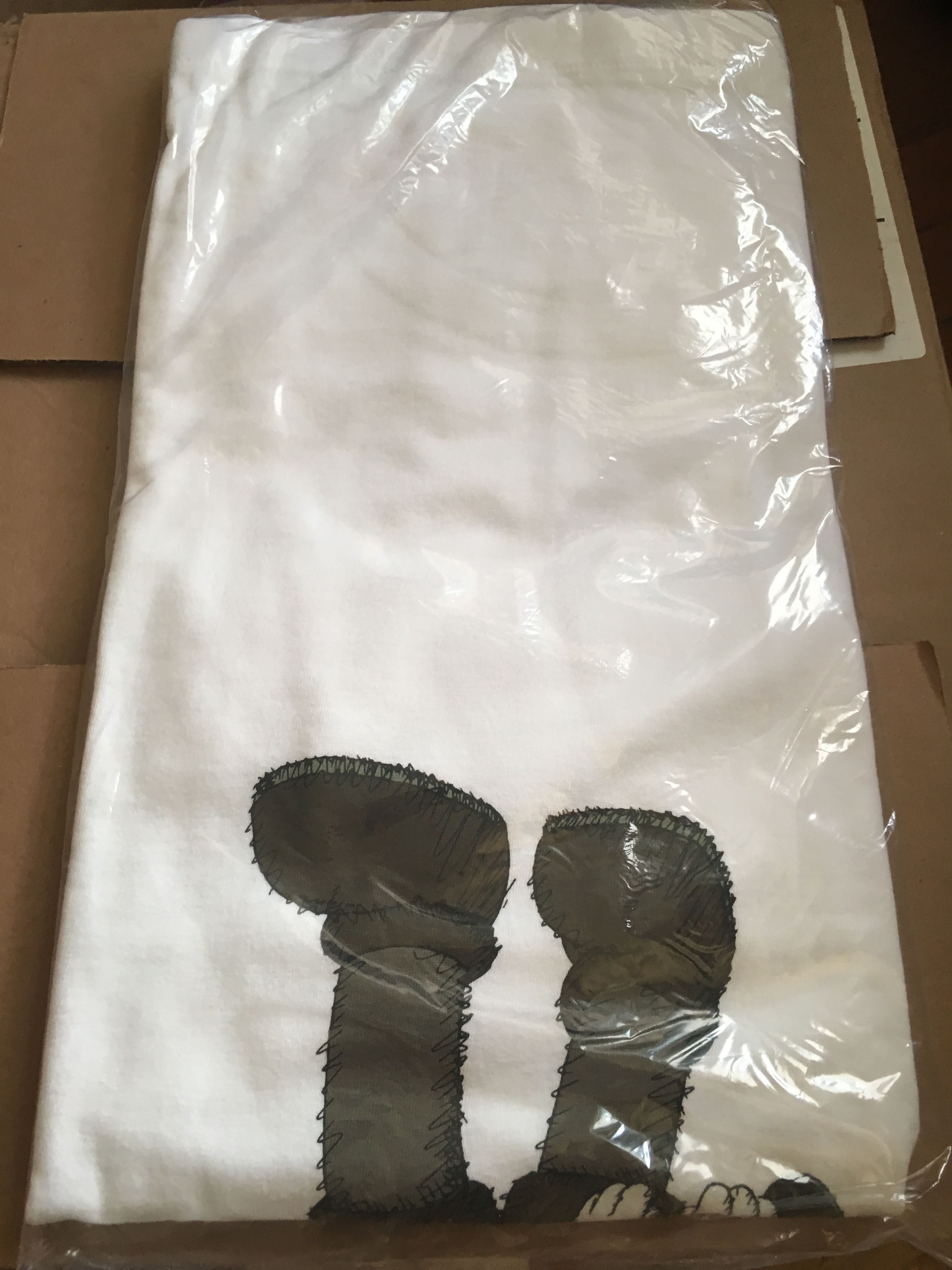 Kaws × Uniqlo Uniqlo x Kaws Clean Slate Tee Small Size US S / EU 44-46 / 1 - 2 Thumbnail