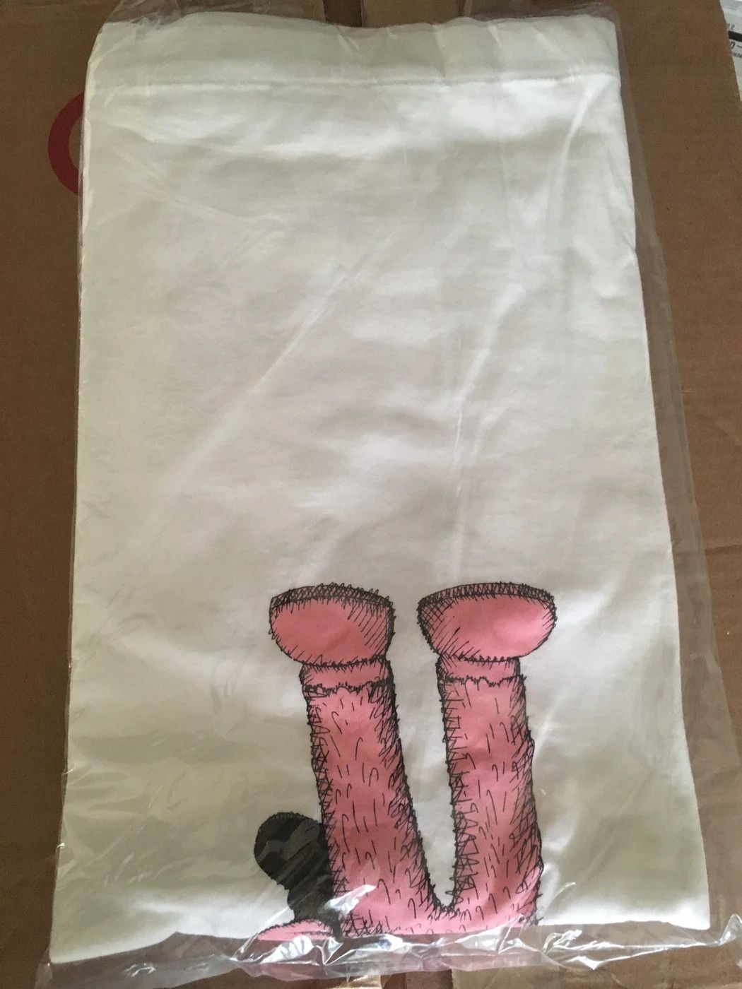 Kaws × Uniqlo Uniqlo x Kaws Pink BFF Tee White XL Size US XL / EU 56 / 4 - 2 Thumbnail