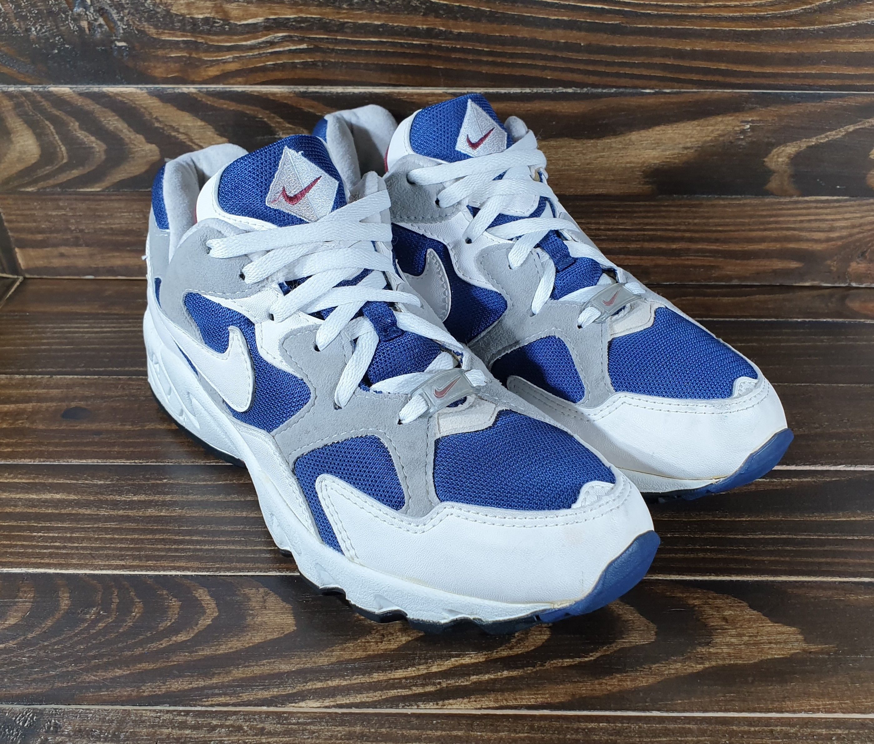 Nike Vintage Nike Air Equator 1996 Mens Sneakers Retro Very Rare Size US 9 / EU 42 - 2 Thumbnail