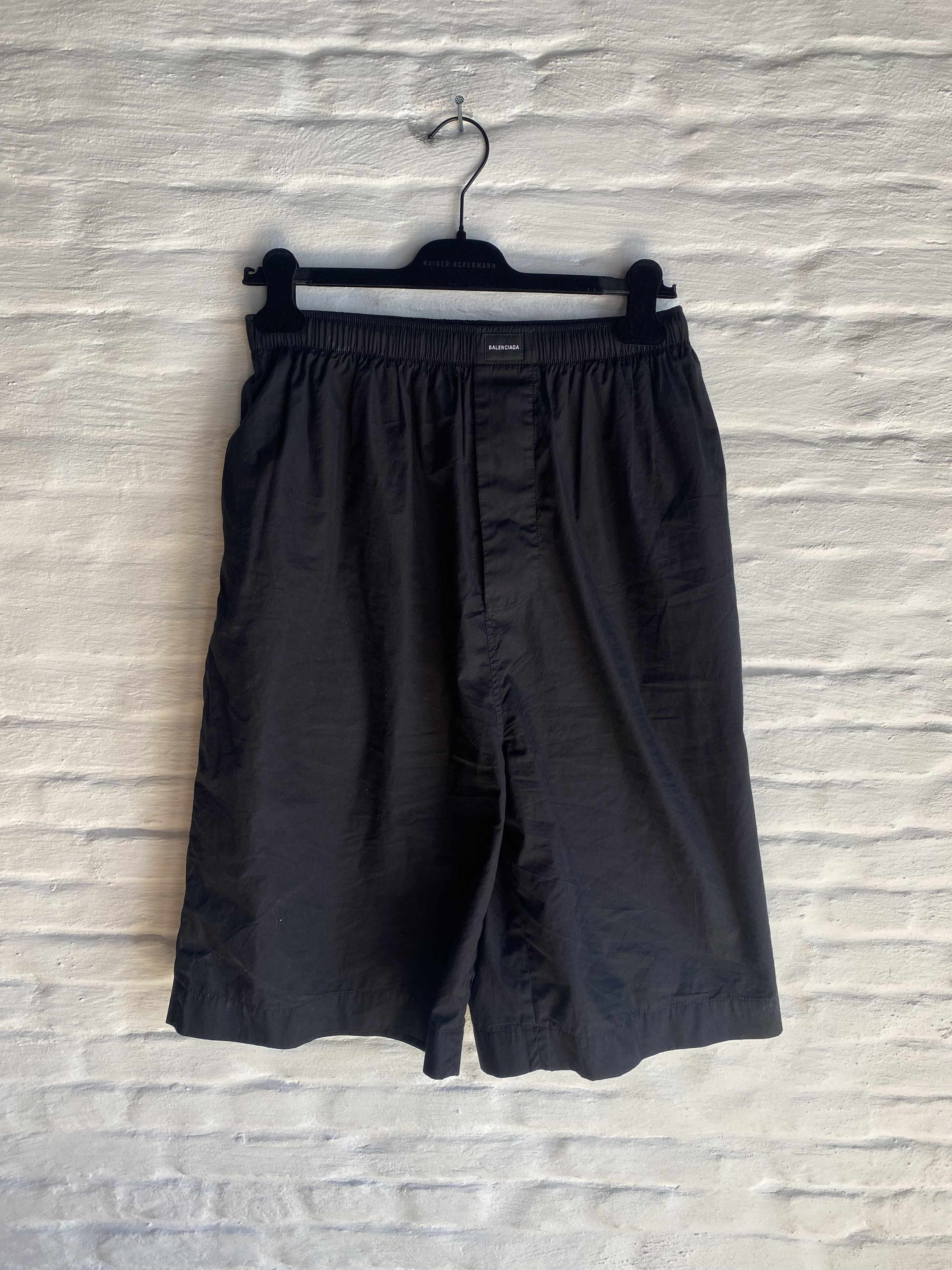 Balenciaga Balenciaga Homewear Shorts Size 48 fit Oversized Size US 32 / EU 48 - 1 Thumbnail