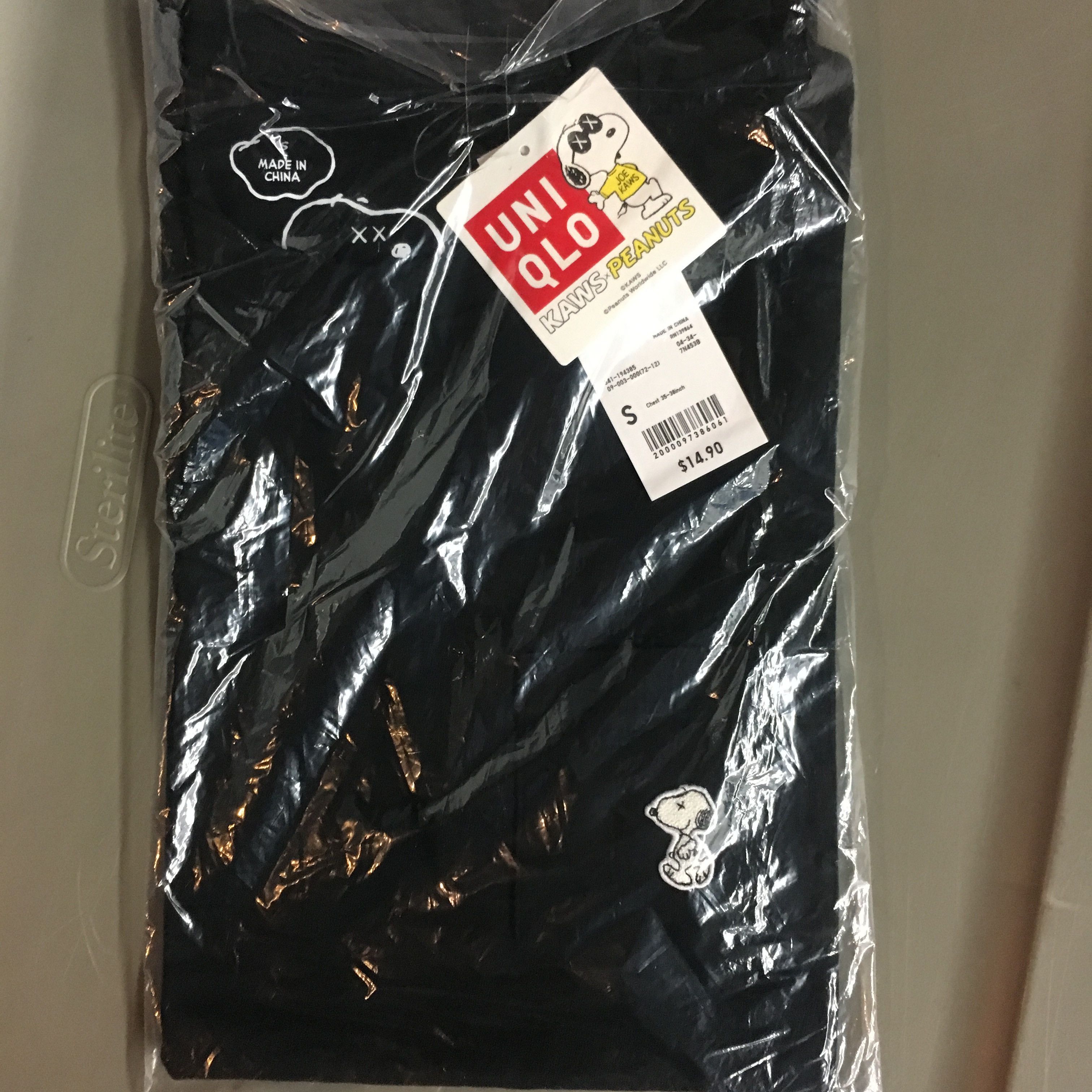 Kaws × Peanuts × Uniqlo Uniqlo X Kaws X Snoopy Pocket Tee Small Black Size US S / EU 44-46 / 1 - 1 Preview