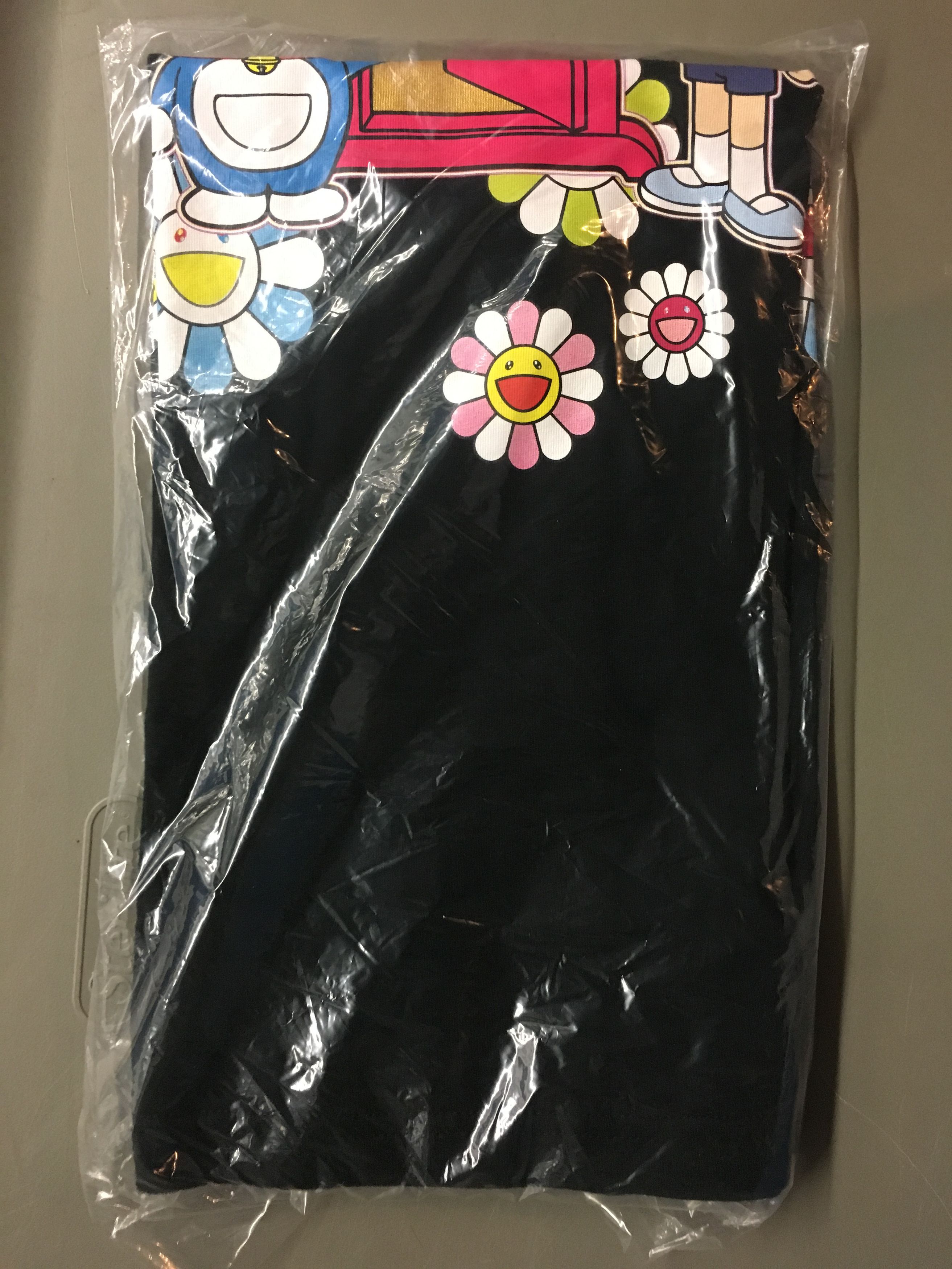 Takashi Murakami × Uniqlo Uniqlo X Takashi Murakami X Doraemon Tee Size M Black Door Size US M / EU 48-50 / 2 - 2 Thumbnail