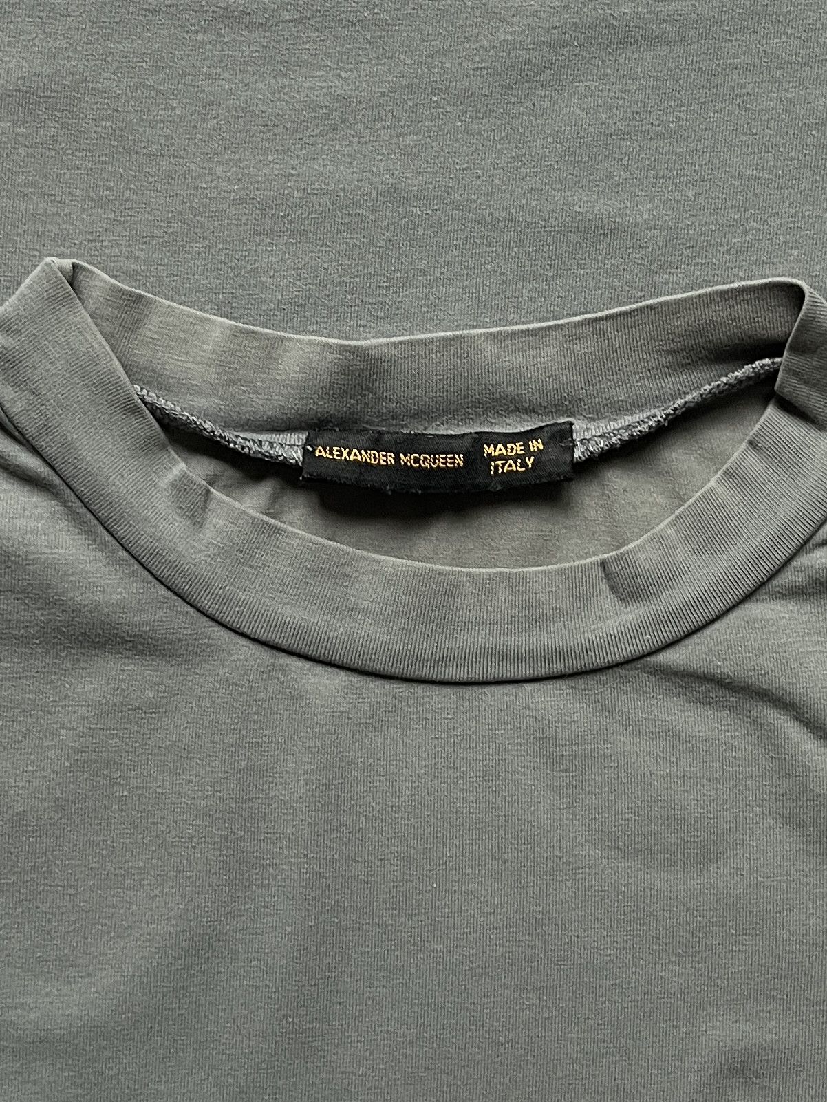 Alexander McQueen ⚡️QUICK SALE⚡️1990s' Alexander McQueen Grey Tshirt Size L / US 10 / IT 46 - 4 Thumbnail