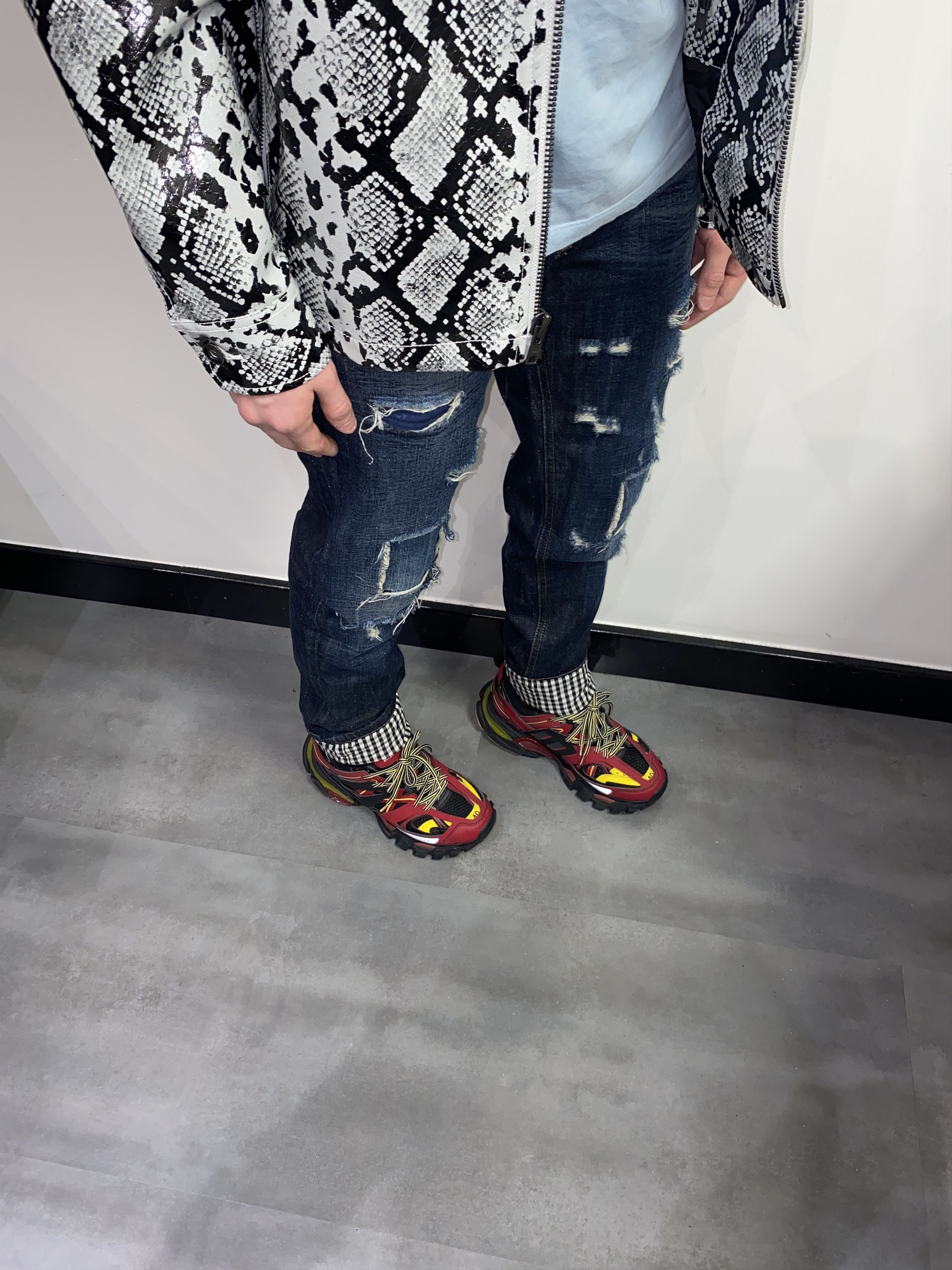 Dolce & Gabbana Dolce & Gabbana Distressed Indigo Denim Pants Size US 32 / EU 48 - 7 Thumbnail