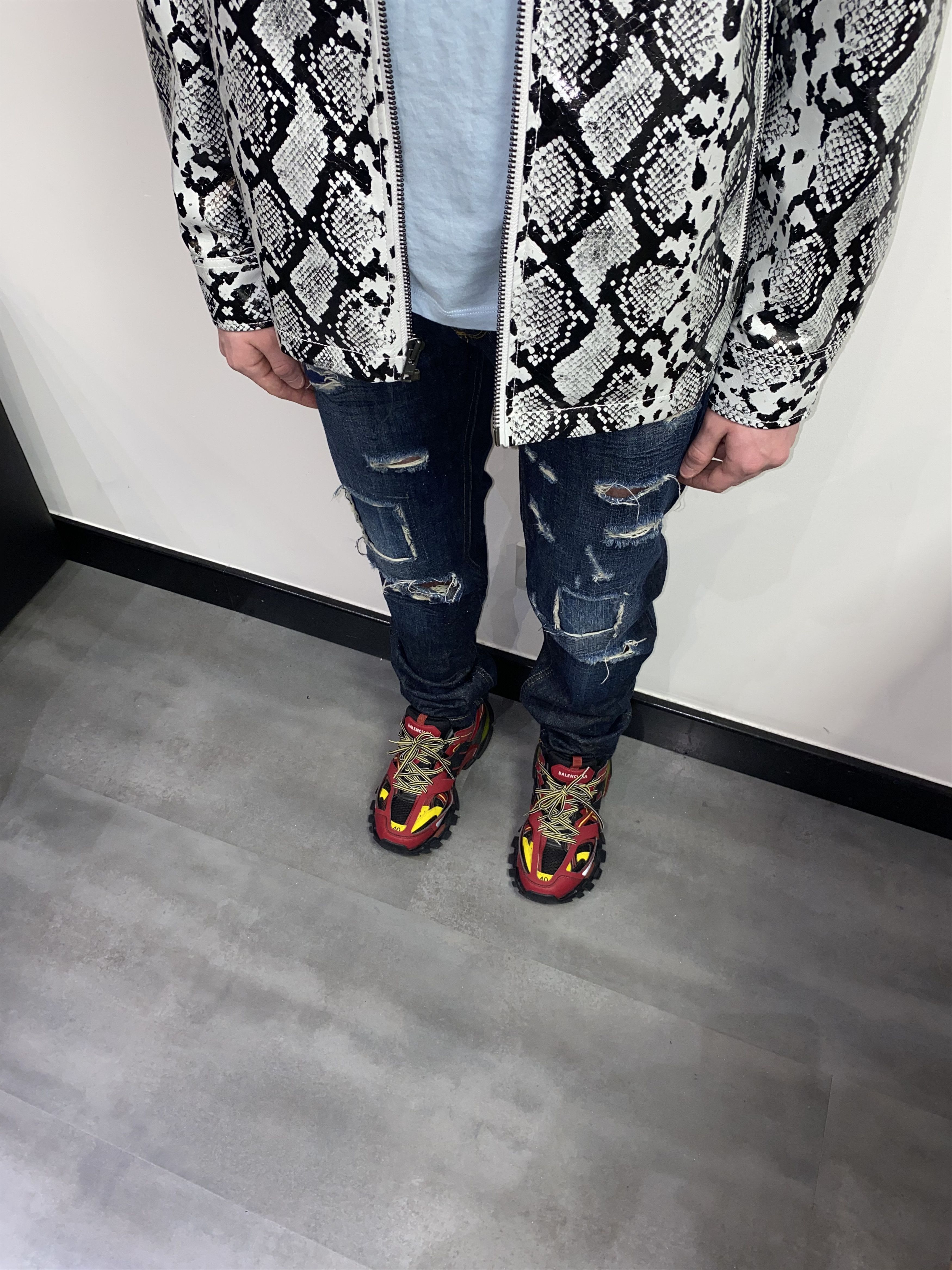 Dolce & Gabbana Dolce & Gabbana Distressed Indigo Denim Pants Size US 32 / EU 48 - 2 Thumbnail