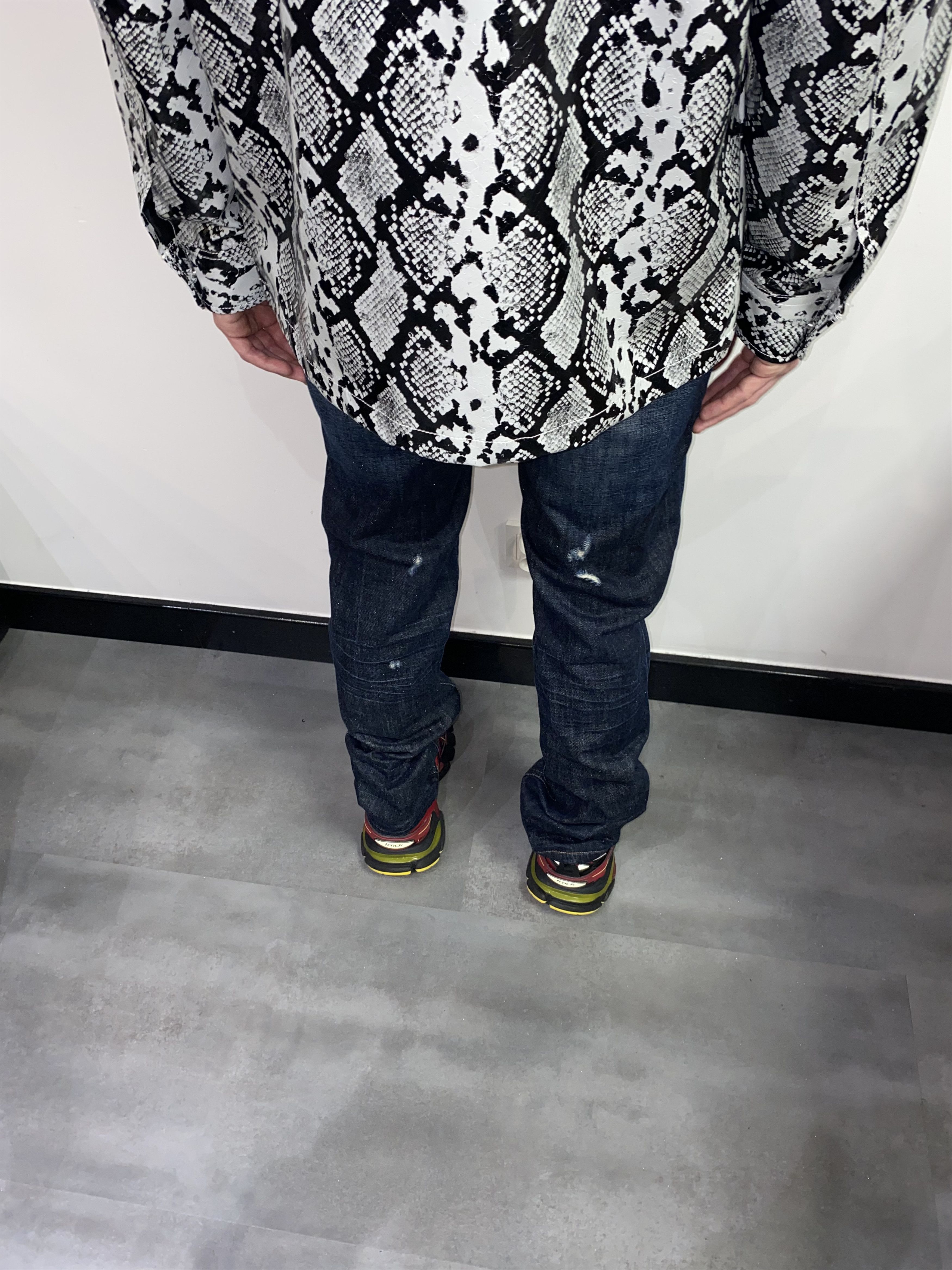 Dolce & Gabbana Dolce & Gabbana Distressed Indigo Denim Pants Size US 32 / EU 48 - 5 Thumbnail
