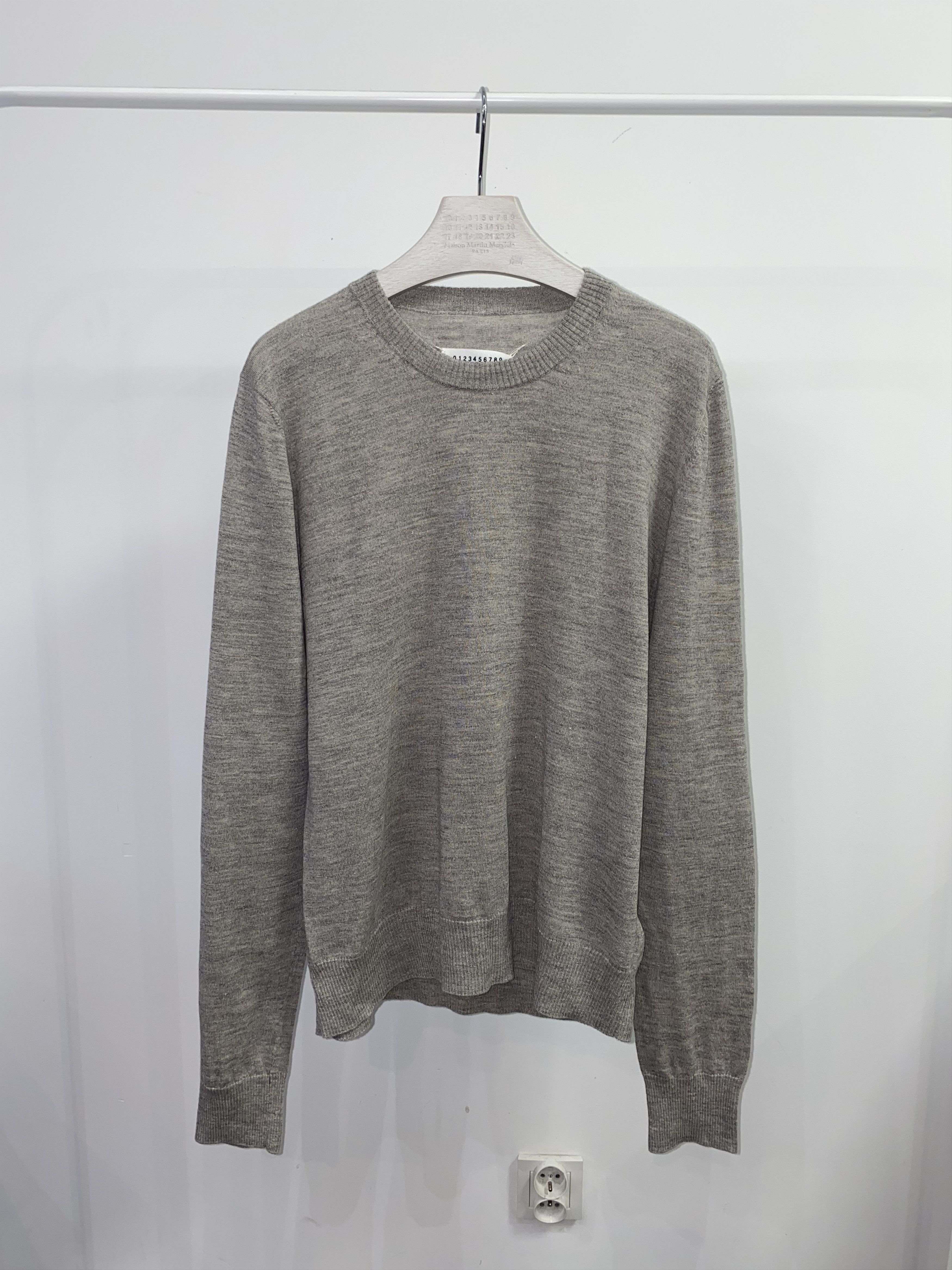 image of Avant Garde x Maison Margiela Aw17 Maison Margiela Elbow Grey Wool Sweater in Beige (Size Medium)