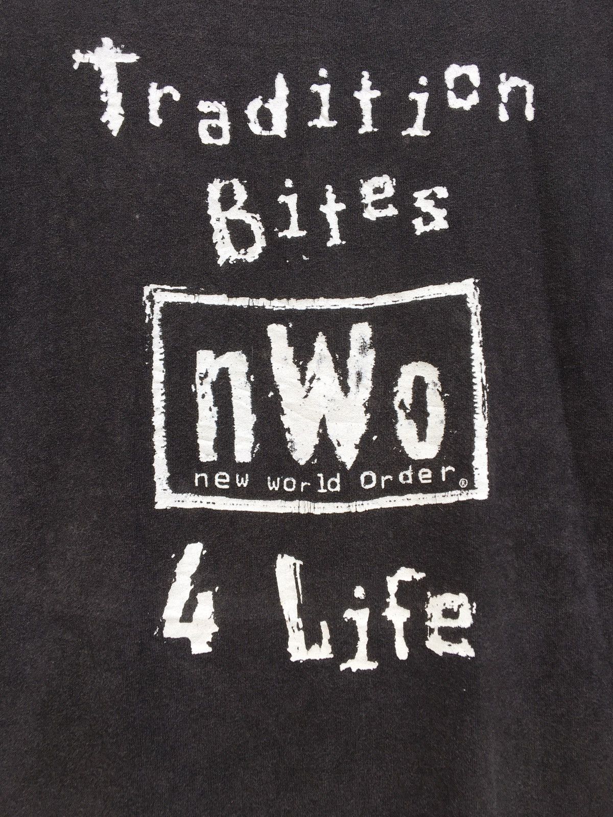 Vintage Vintage New World Order Wrestling Tshirt WWE Size US L / EU 52-54 / 3 - 5 Thumbnail