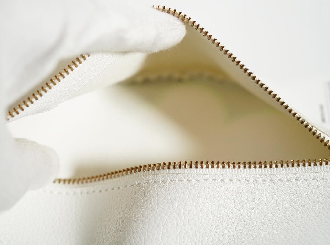 AW21 Monoke Leather Zip Pouch