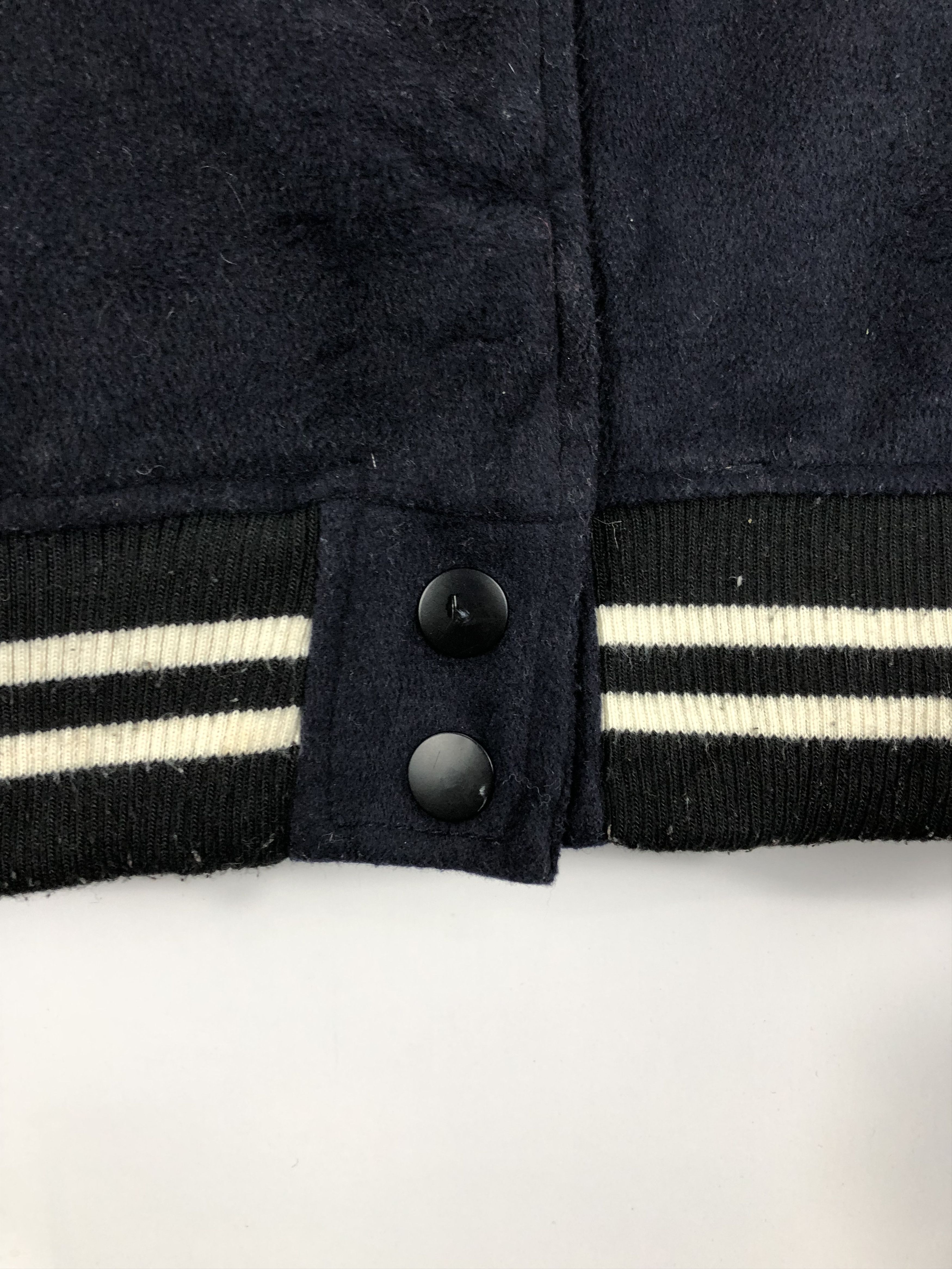 Vintage Vintage Japanese Brand Embroidery Leather Varsity V0261 Size US L / EU 52-54 / 3 - 6 Thumbnail