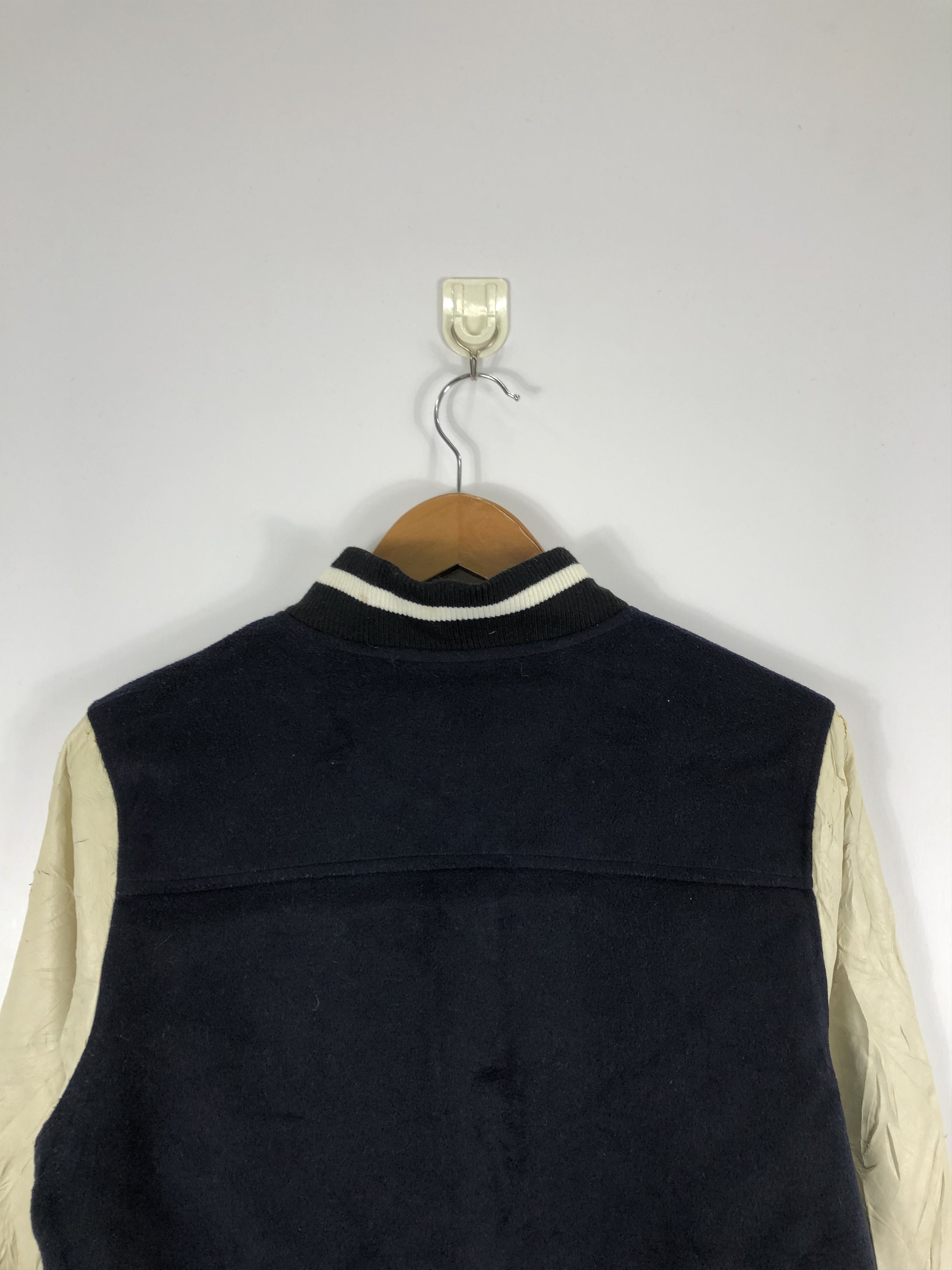 Vintage Vintage Japanese Brand Embroidery Leather Varsity V0261 Size US L / EU 52-54 / 3 - 4 Thumbnail