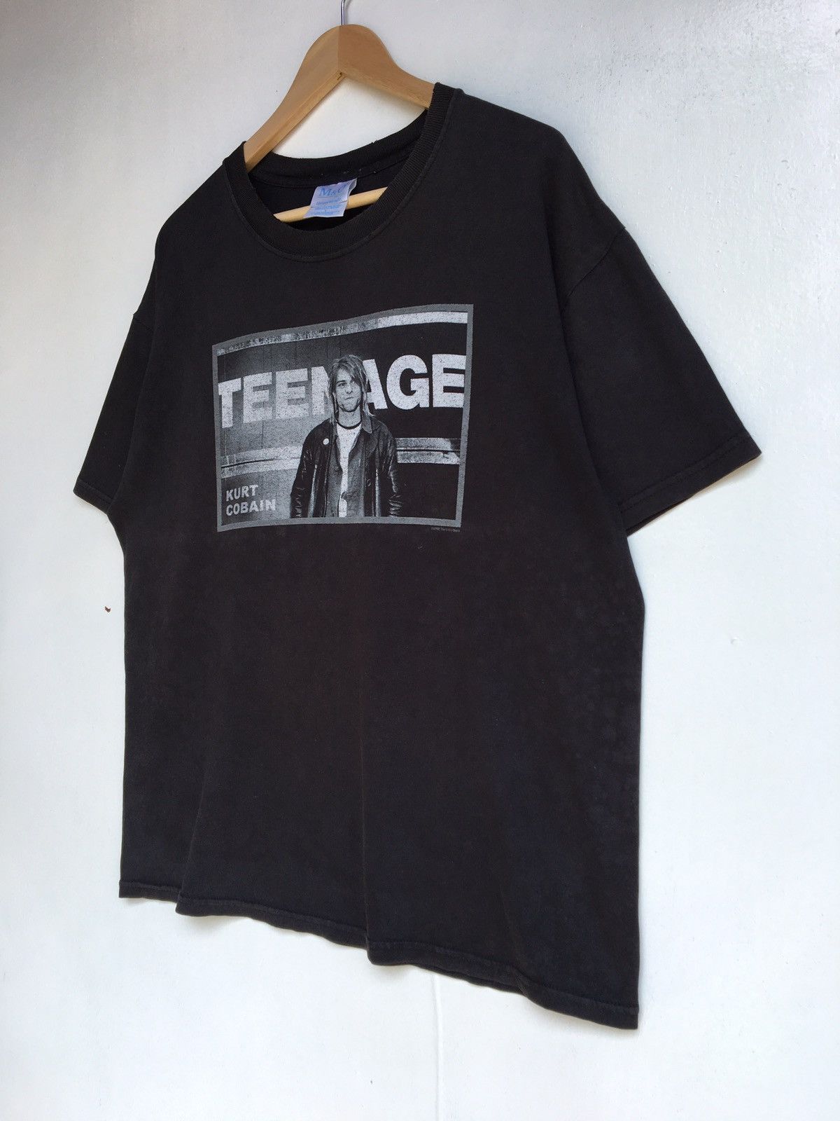 Vintage Vintage Rare Kurt Cobain T-Shirt Copyright 2002 Size US L / EU 52-54 / 3 - 4 Thumbnail