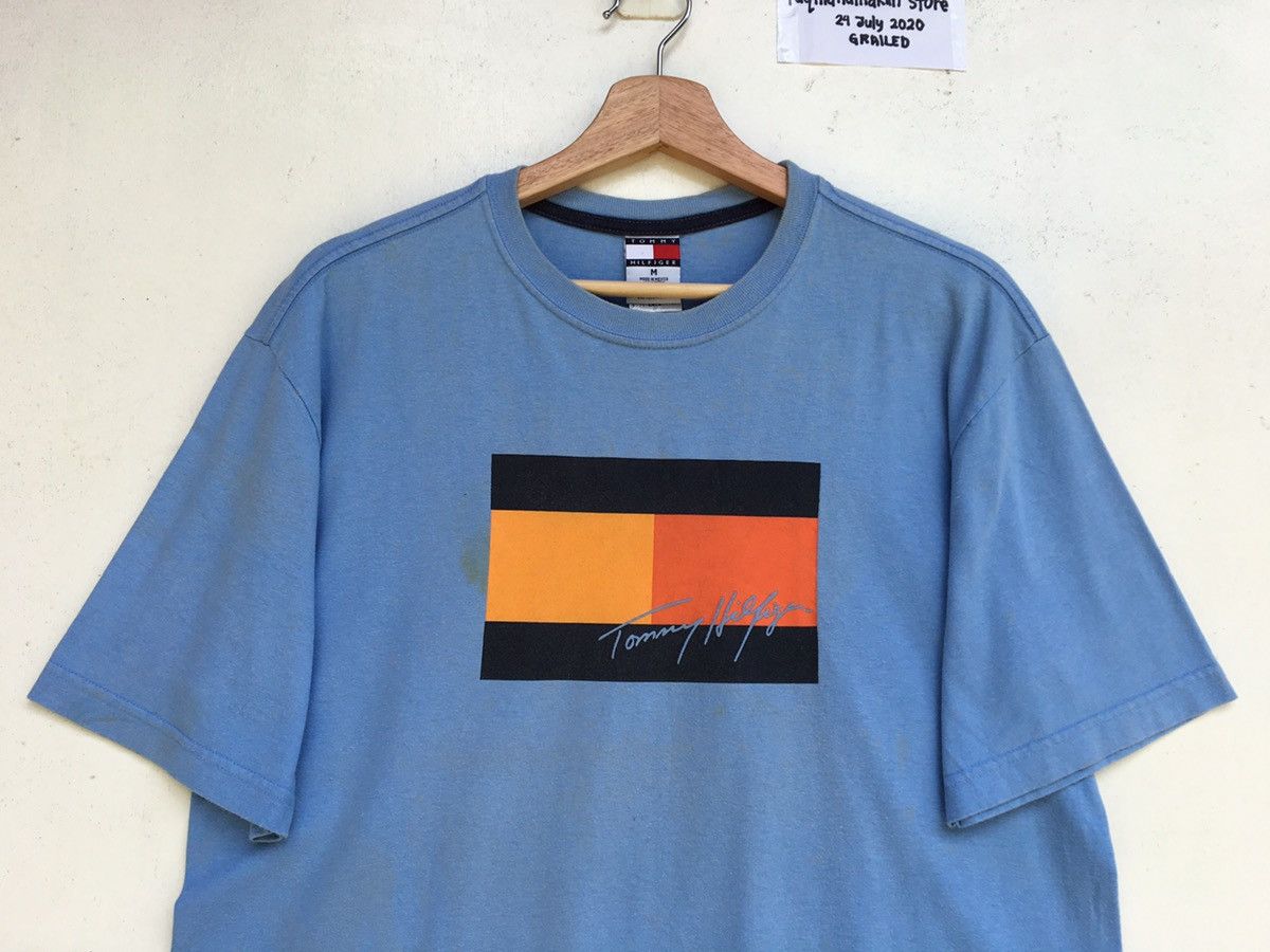 Vintage 90s Tommy Hilfiger Big Flag script t shirt